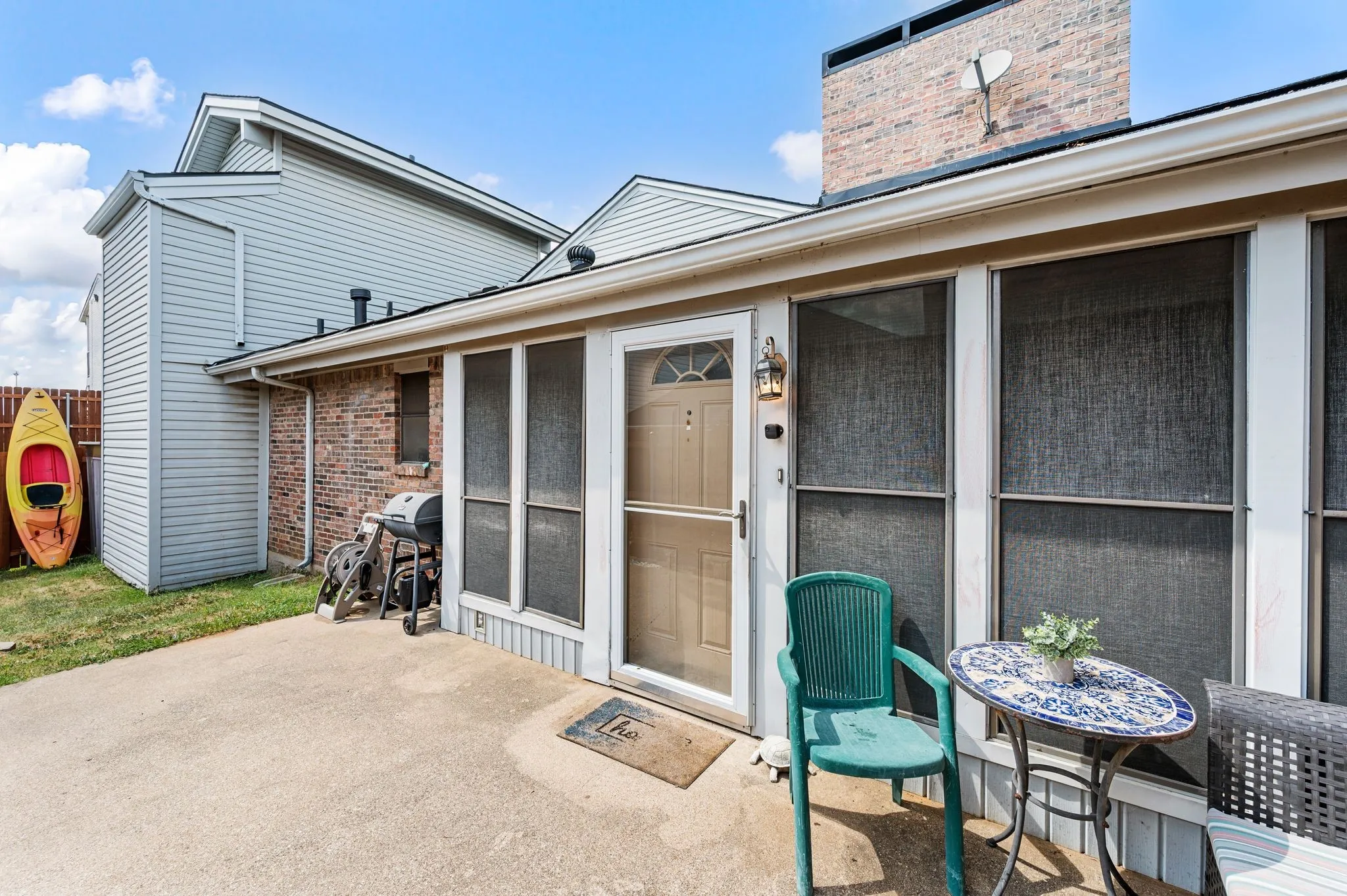 Condominium For Sale in Tarrant County , 2541 Shady Ridge Drive C, Bedford, Texas 76021, 2 Bedroom, 2 Bathroom, Garage spaces, 1,014 Sqft, built in 1983, mls#21353960, Real Estate Agent in Bedford, Homes For Sale in Tarrant county, Homes For Sale in Bedford, Realtor in Bedford Texas, Real Estate Brokerage Independent Realty Texas, Luminita Cordes Realtor