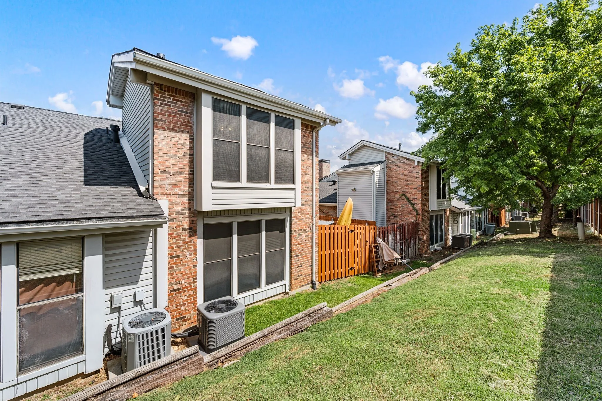 Condominium For Sale in Tarrant County , 2541 Shady Ridge Drive C, Bedford, Texas 76021, 2 Bedroom, 2 Bathroom, Garage spaces, 1,014 Sqft, built in 1983, mls#21353960, Real Estate Agent in Bedford, Homes For Sale in Tarrant county, Homes For Sale in Bedford, Realtor in Bedford Texas, Real Estate Brokerage Independent Realty Texas, Luminita Cordes Realtor
