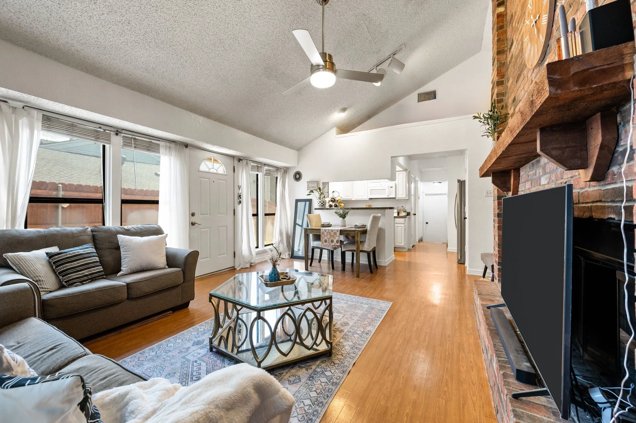 Condominium For Sale in Tarrant County , 2541 Shady Ridge Drive C, Bedford, Texas 76021, 2 Bedroom, 2 Bathroom, Garage spaces, 1,014 Sqft, built in 1983, mls#21353960, Real Estate Agent in Bedford, Homes For Sale in Tarrant county, Homes For Sale in Bedford, Realtor in Bedford Texas, Real Estate Brokerage Independent Realty Texas, Luminita Cordes Realtor