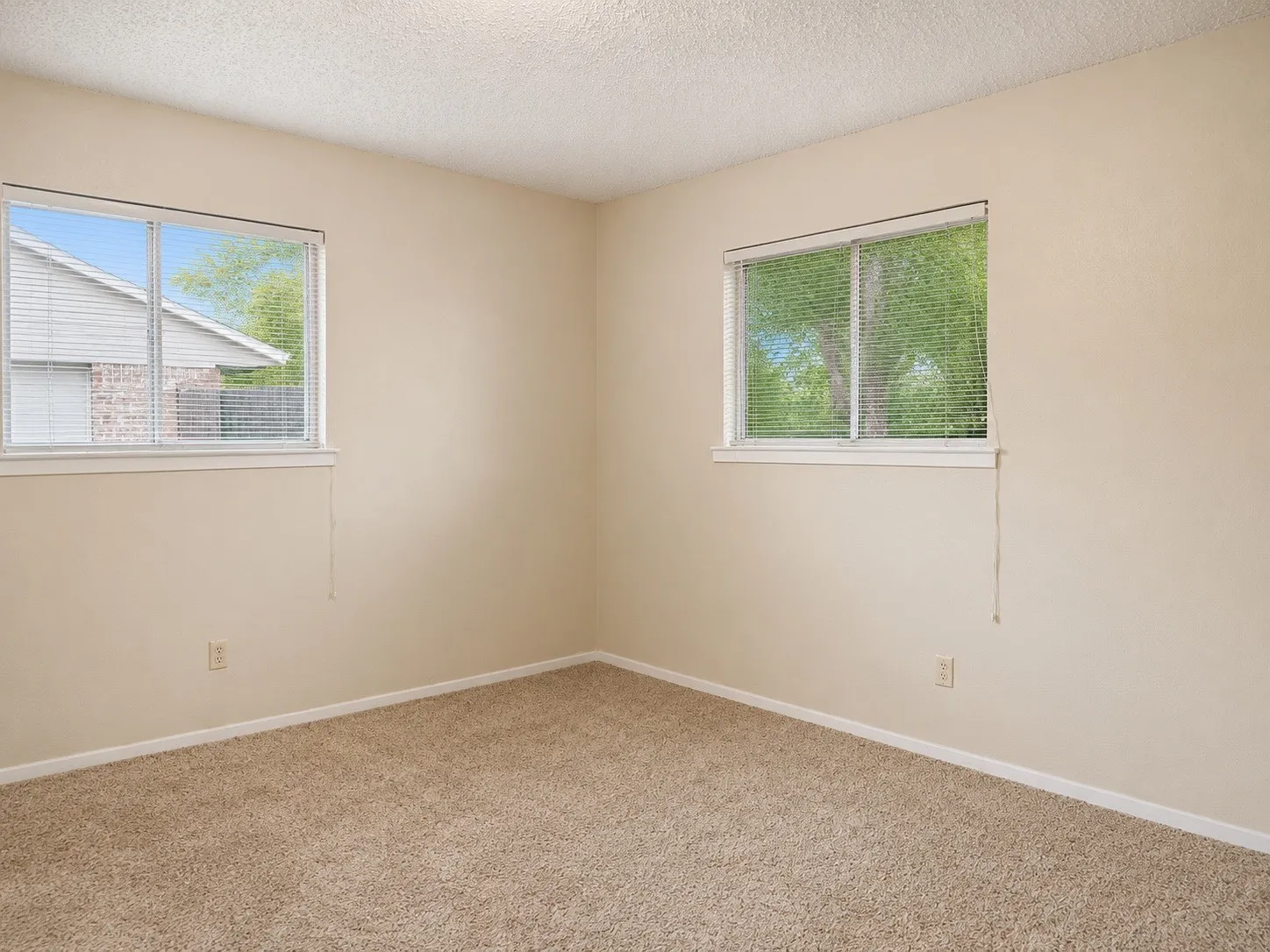 Duplex For Rent in Collin County , 2111 Quail Run A, Mc Kinney, Texas 75071, 2 Bedroom, 2 Bathroom, Garage spaces, 1,121 Sqft, built in 1972, mls#21360055, Real Estate Agent in Mc Kinney, Homes For Rent in Collin county, Homes For Rent in Mc Kinney, Realtor in Mc Kinney Texas, Real Estate Brokerage Independent Realty Texas, Luminita Cordes Realtor