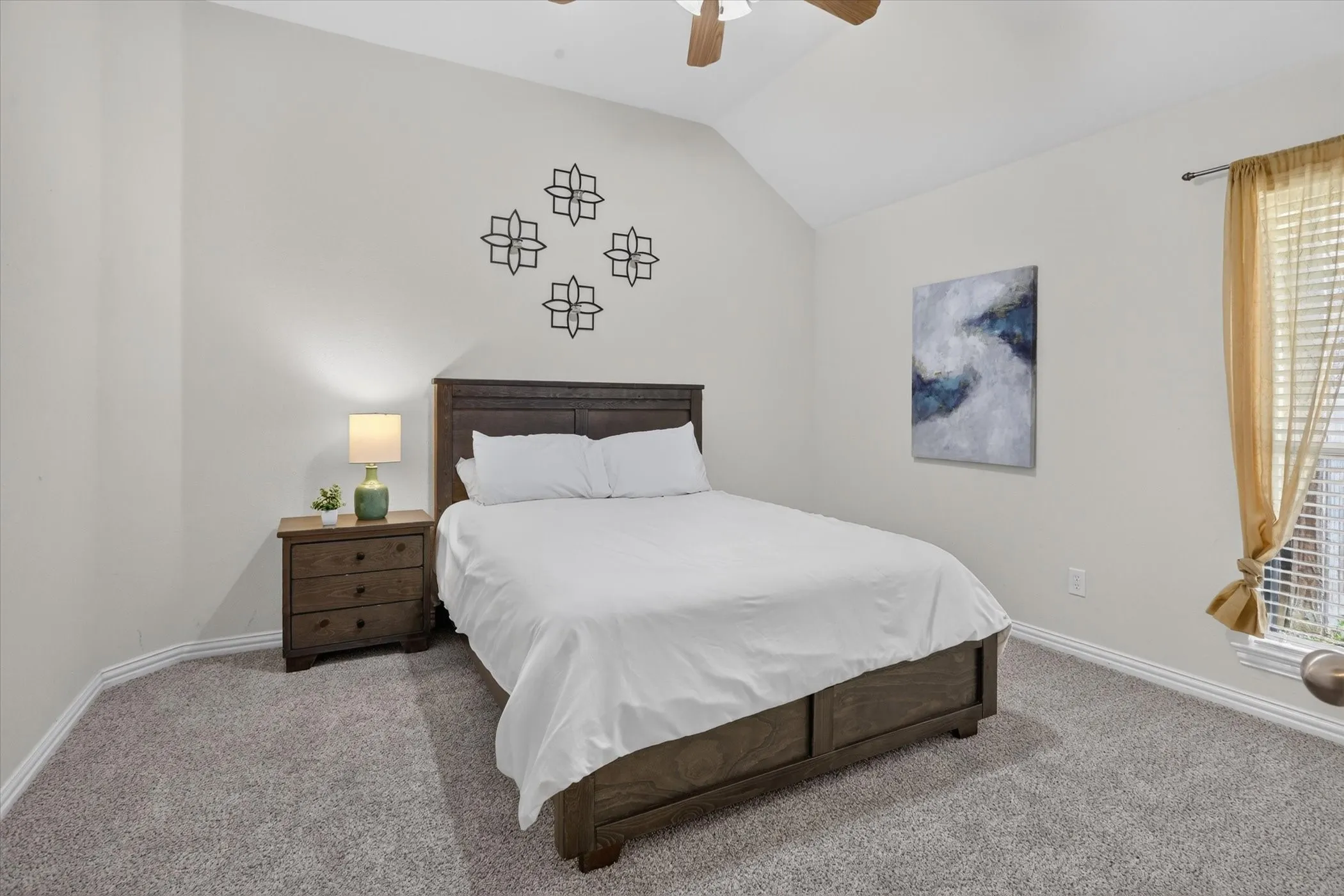 Single Family Residence For Sale in Tarrant County , 6829 Cheatham Drive, Watauga, Texas 76148, 4 Bedroom, 2 Bathroom, 2 Garage spaces, 2,510 Sqft, built in 2004, mls#21357931, Real Estate Agent in Watauga, Homes For Sale in Tarrant county, Homes For Sale in Watauga, Realtor in Watauga Texas, Real Estate Brokerage Independent Realty Texas, Luminita Cordes Realtor
