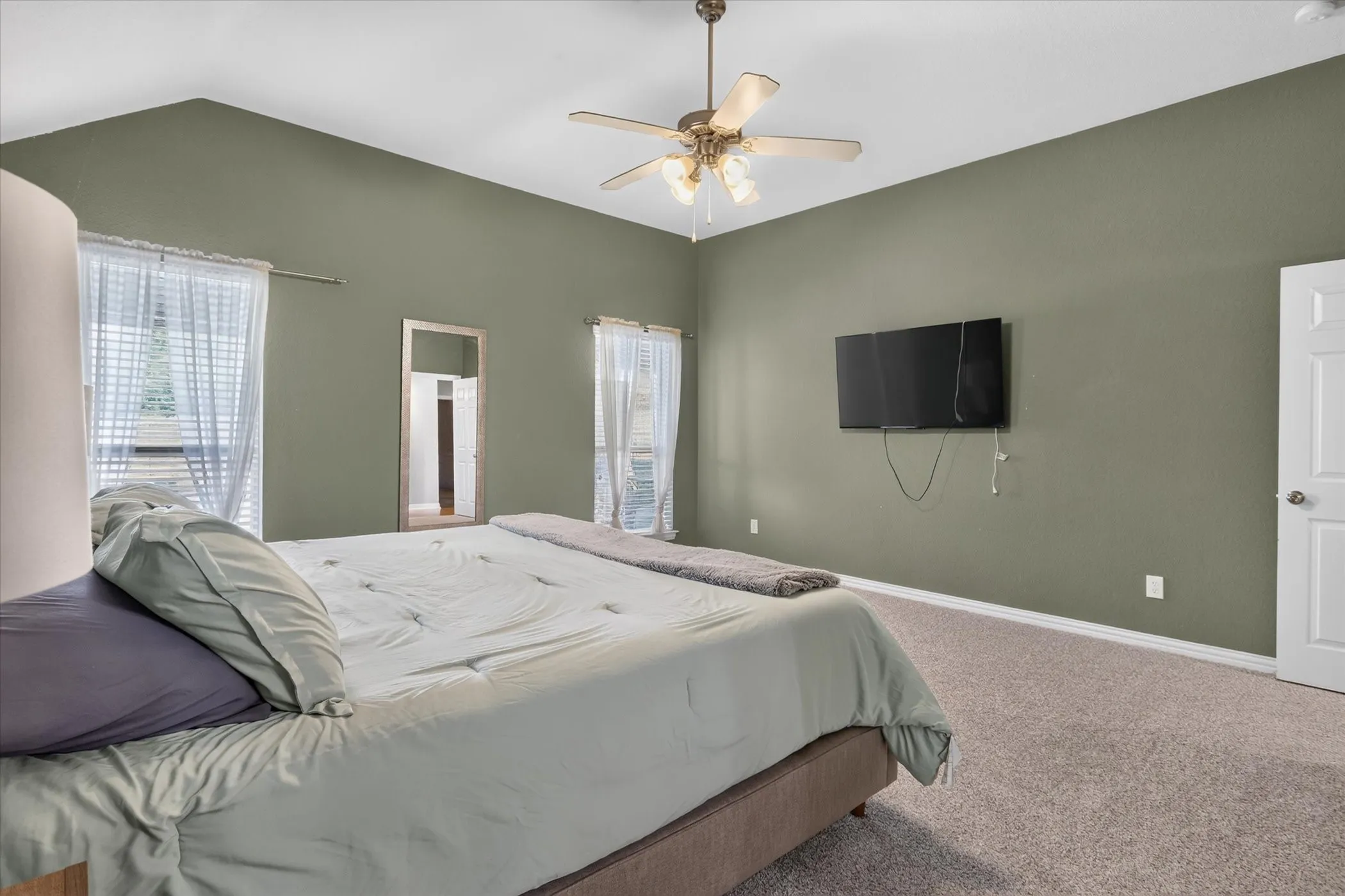 Single Family Residence For Sale in Tarrant County , 6829 Cheatham Drive, Watauga, Texas 76148, 4 Bedroom, 2 Bathroom, 2 Garage spaces, 2,510 Sqft, built in 2004, mls#21357931, Real Estate Agent in Watauga, Homes For Sale in Tarrant county, Homes For Sale in Watauga, Realtor in Watauga Texas, Real Estate Brokerage Independent Realty Texas, Luminita Cordes Realtor