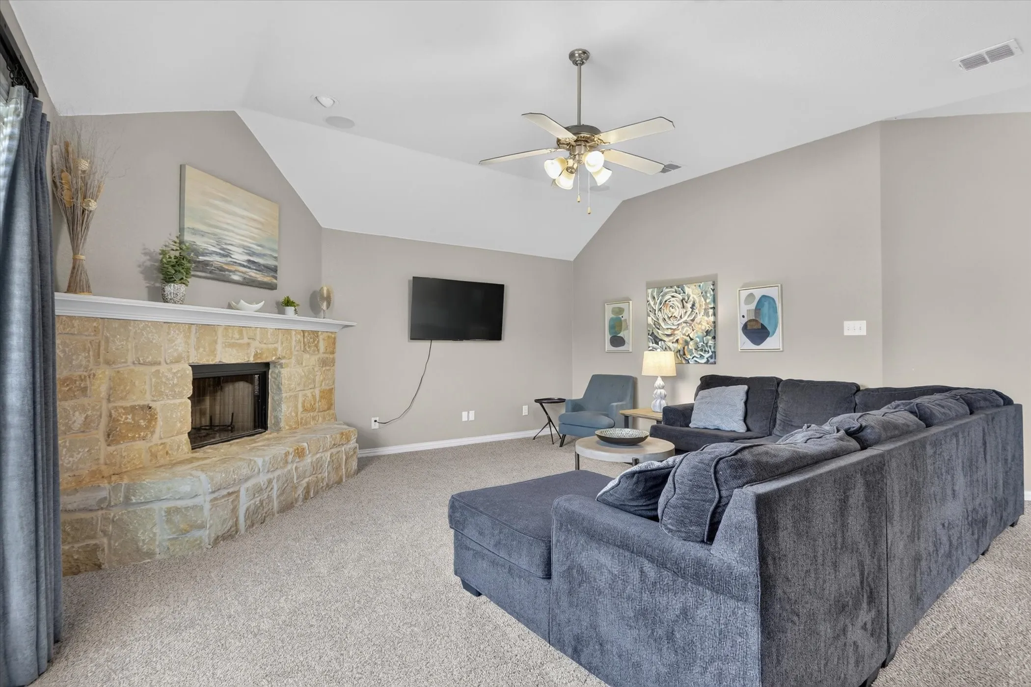 Single Family Residence For Sale in Tarrant County , 6829 Cheatham Drive, Watauga, Texas 76148, 4 Bedroom, 2 Bathroom, 2 Garage spaces, 2,510 Sqft, built in 2004, mls#21357931, Real Estate Agent in Watauga, Homes For Sale in Tarrant county, Homes For Sale in Watauga, Realtor in Watauga Texas, Real Estate Brokerage Independent Realty Texas, Luminita Cordes Realtor