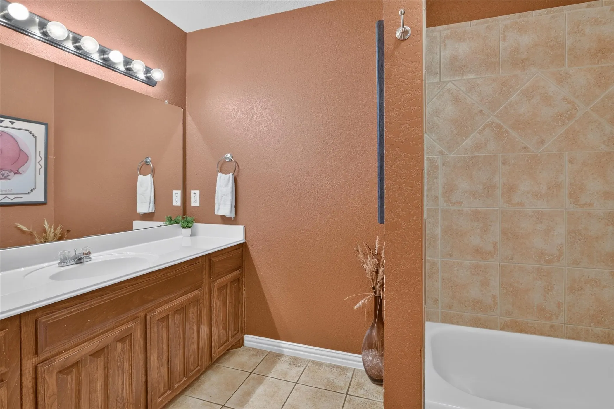 Single Family Residence For Sale in Tarrant County , 6829 Cheatham Drive, Watauga, Texas 76148, 4 Bedroom, 2 Bathroom, 2 Garage spaces, 2,510 Sqft, built in 2004, mls#21357931, Real Estate Agent in Watauga, Homes For Sale in Tarrant county, Homes For Sale in Watauga, Realtor in Watauga Texas, Real Estate Brokerage Independent Realty Texas, Luminita Cordes Realtor