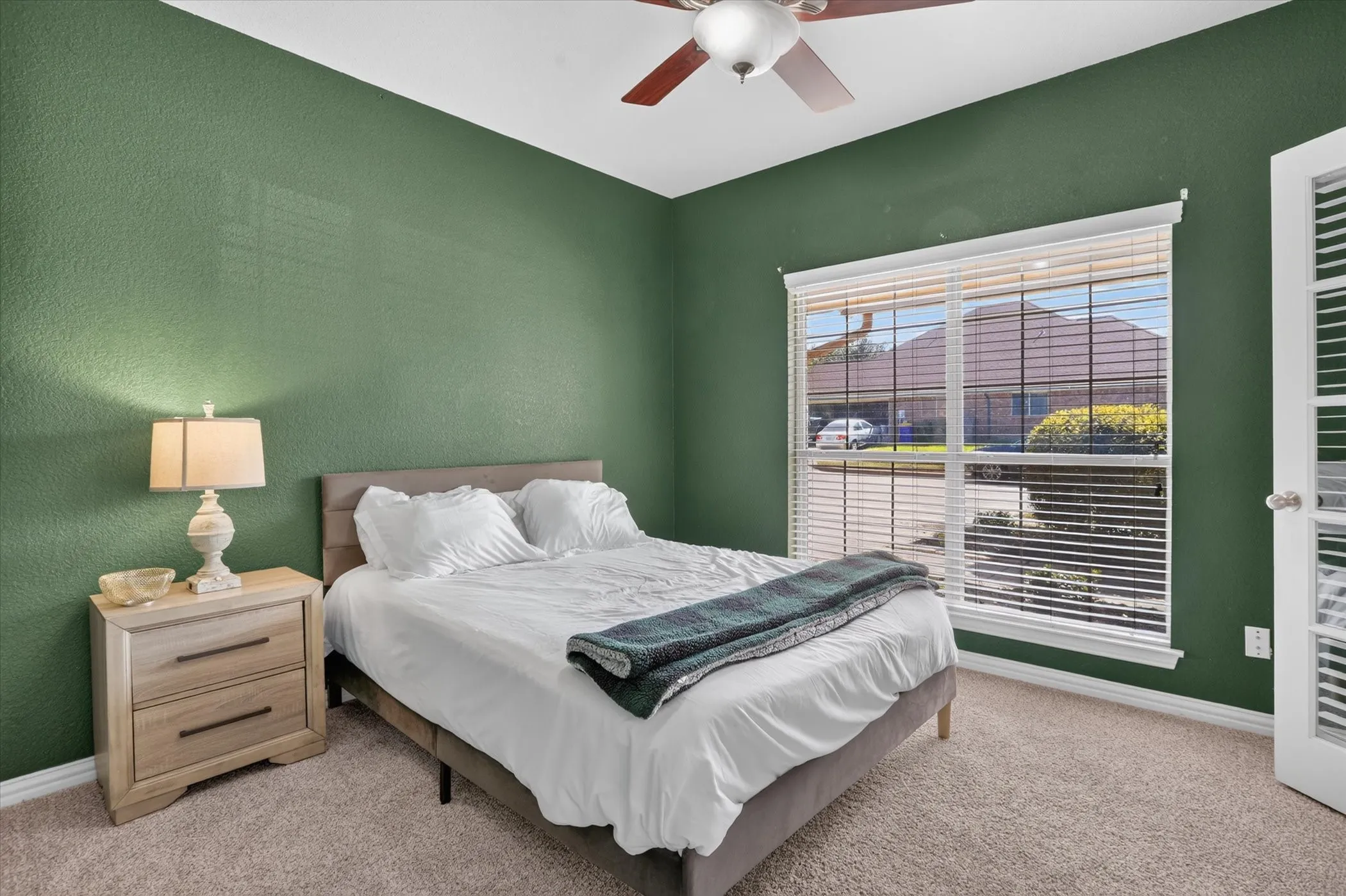 Single Family Residence For Sale in Tarrant County , 6829 Cheatham Drive, Watauga, Texas 76148, 4 Bedroom, 2 Bathroom, 2 Garage spaces, 2,510 Sqft, built in 2004, mls#21357931, Real Estate Agent in Watauga, Homes For Sale in Tarrant county, Homes For Sale in Watauga, Realtor in Watauga Texas, Real Estate Brokerage Independent Realty Texas, Luminita Cordes Realtor