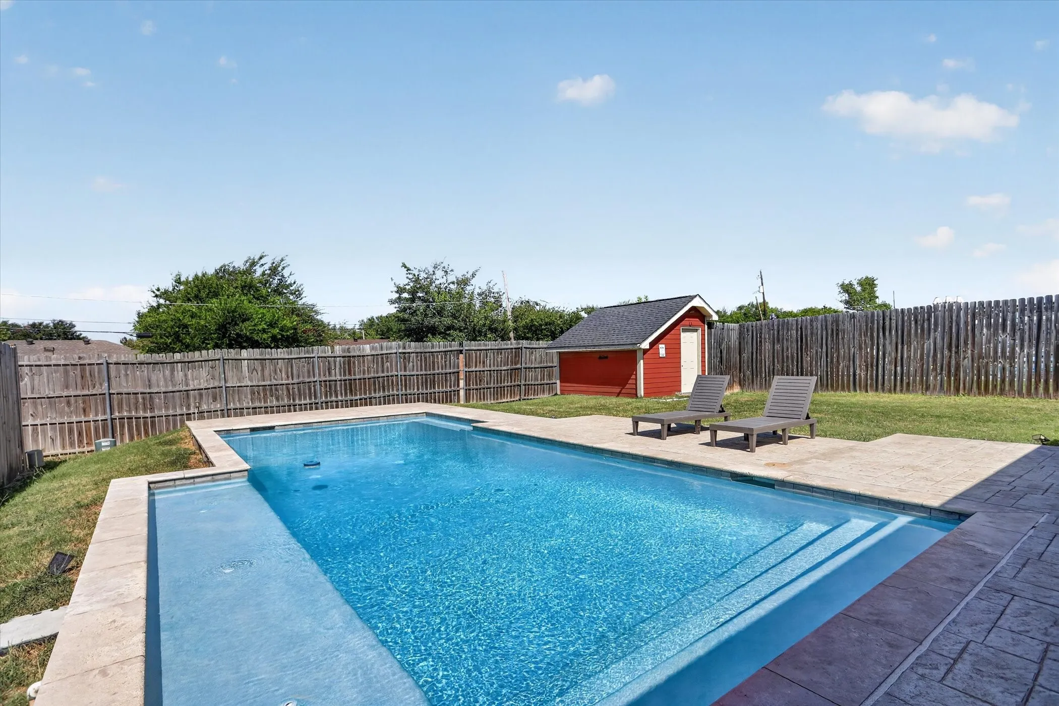 Single Family Residence For Sale in Tarrant County , 6829 Cheatham Drive, Watauga, Texas 76148, 4 Bedroom, 2 Bathroom, 2 Garage spaces, 2,510 Sqft, built in 2004, mls#21357931, Real Estate Agent in Watauga, Homes For Sale in Tarrant county, Homes For Sale in Watauga, Realtor in Watauga Texas, Real Estate Brokerage Independent Realty Texas, Luminita Cordes Realtor