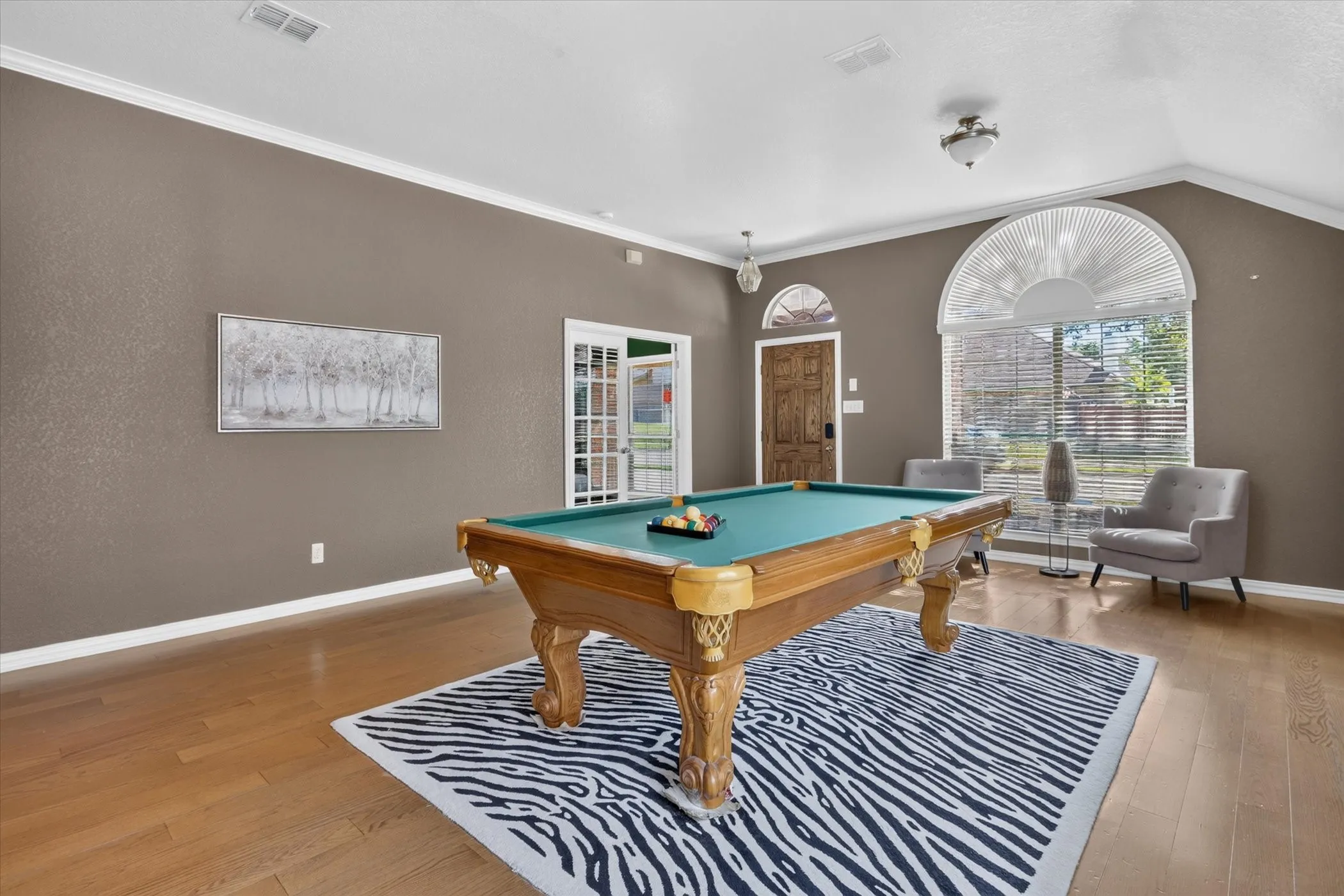 Single Family Residence For Sale in Tarrant County , 6829 Cheatham Drive, Watauga, Texas 76148, 4 Bedroom, 2 Bathroom, 2 Garage spaces, 2,510 Sqft, built in 2004, mls#21357931, Real Estate Agent in Watauga, Homes For Sale in Tarrant county, Homes For Sale in Watauga, Realtor in Watauga Texas, Real Estate Brokerage Independent Realty Texas, Luminita Cordes Realtor