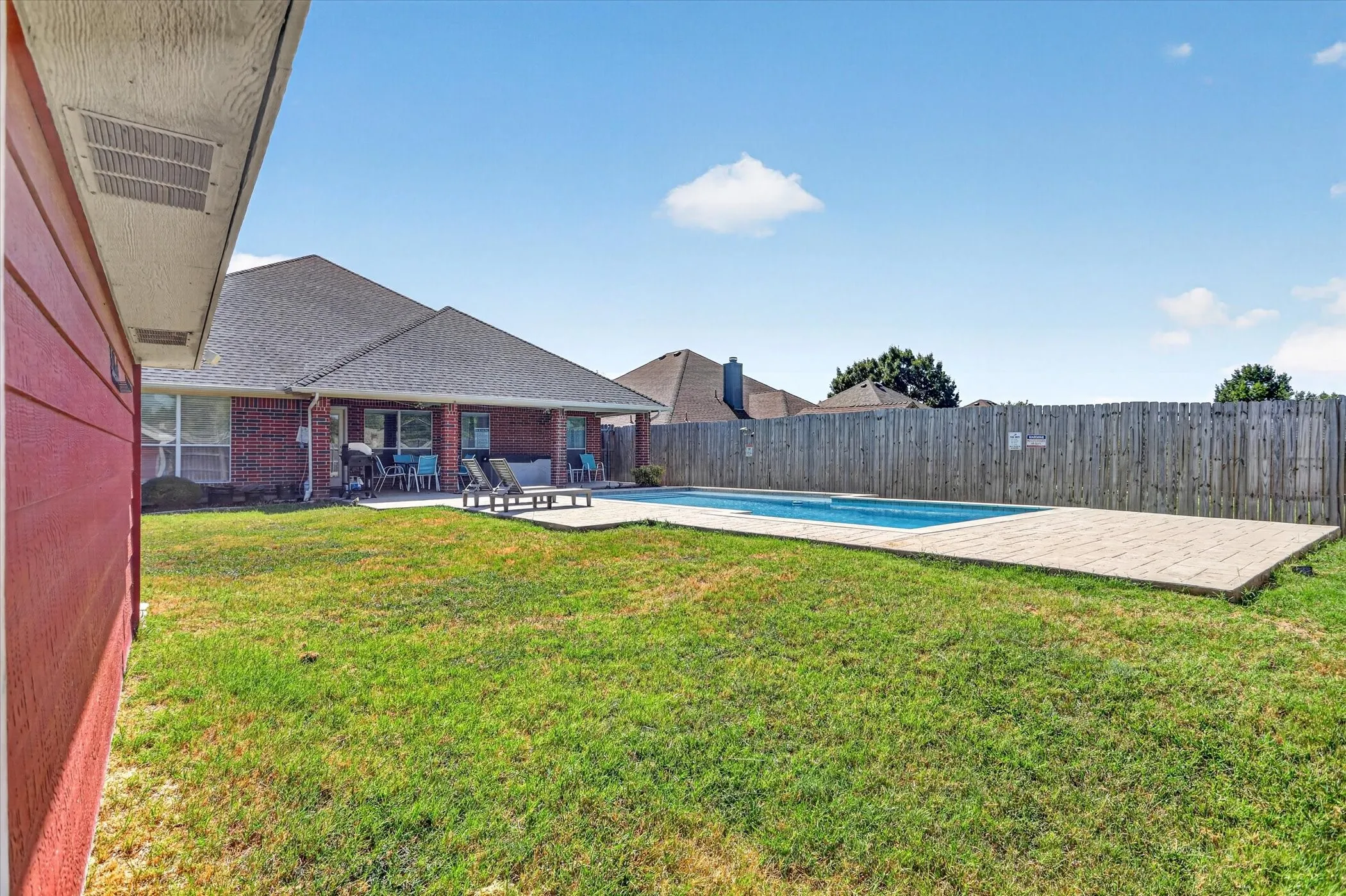 Single Family Residence For Sale in Tarrant County , 6829 Cheatham Drive, Watauga, Texas 76148, 4 Bedroom, 2 Bathroom, 2 Garage spaces, 2,510 Sqft, built in 2004, mls#21357931, Real Estate Agent in Watauga, Homes For Sale in Tarrant county, Homes For Sale in Watauga, Realtor in Watauga Texas, Real Estate Brokerage Independent Realty Texas, Luminita Cordes Realtor