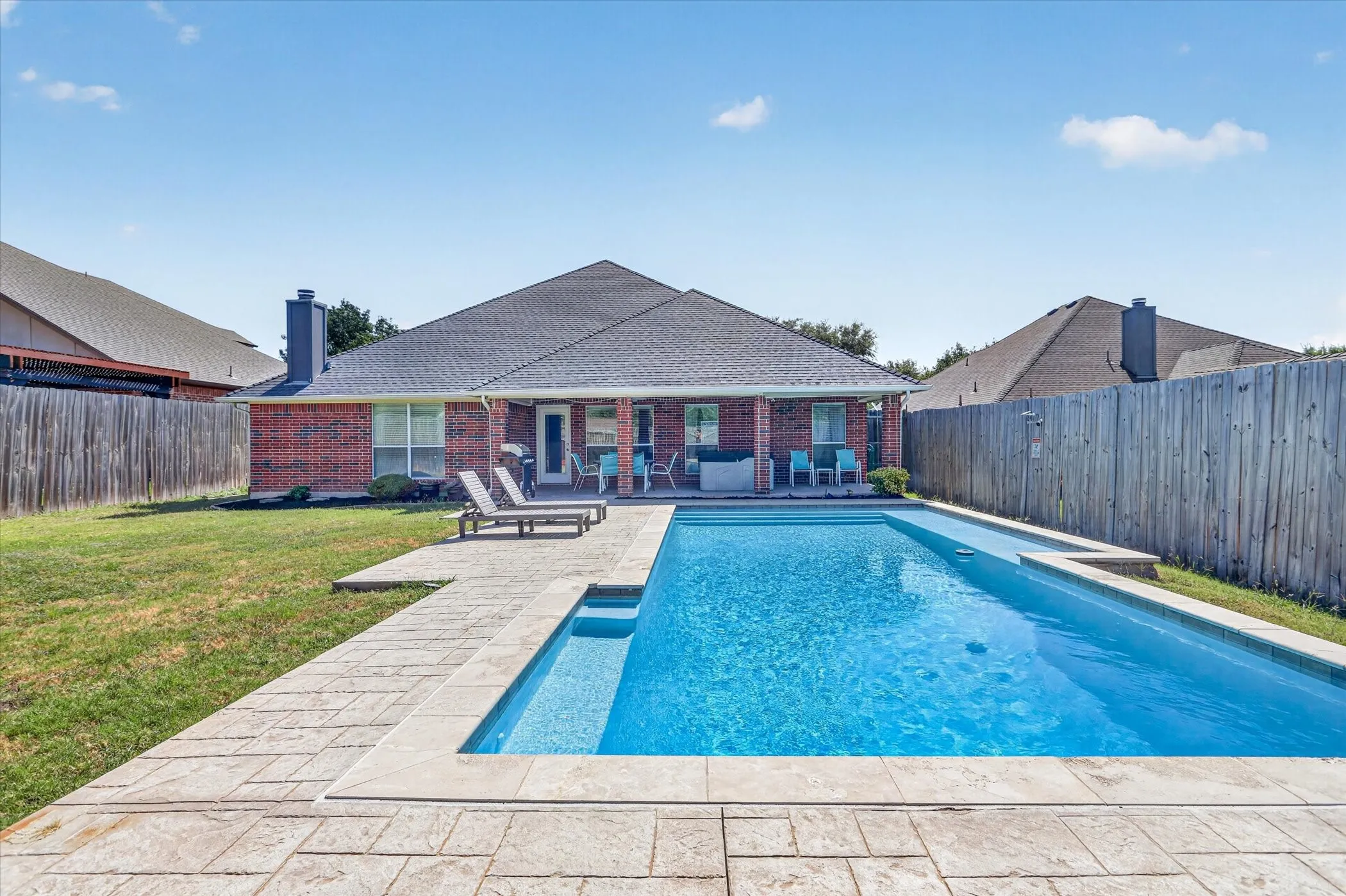 Single Family Residence For Sale in Tarrant County , 6829 Cheatham Drive, Watauga, Texas 76148, 4 Bedroom, 2 Bathroom, 2 Garage spaces, 2,510 Sqft, built in 2004, mls#21357931, Real Estate Agent in Watauga, Homes For Sale in Tarrant county, Homes For Sale in Watauga, Realtor in Watauga Texas, Real Estate Brokerage Independent Realty Texas, Luminita Cordes Realtor