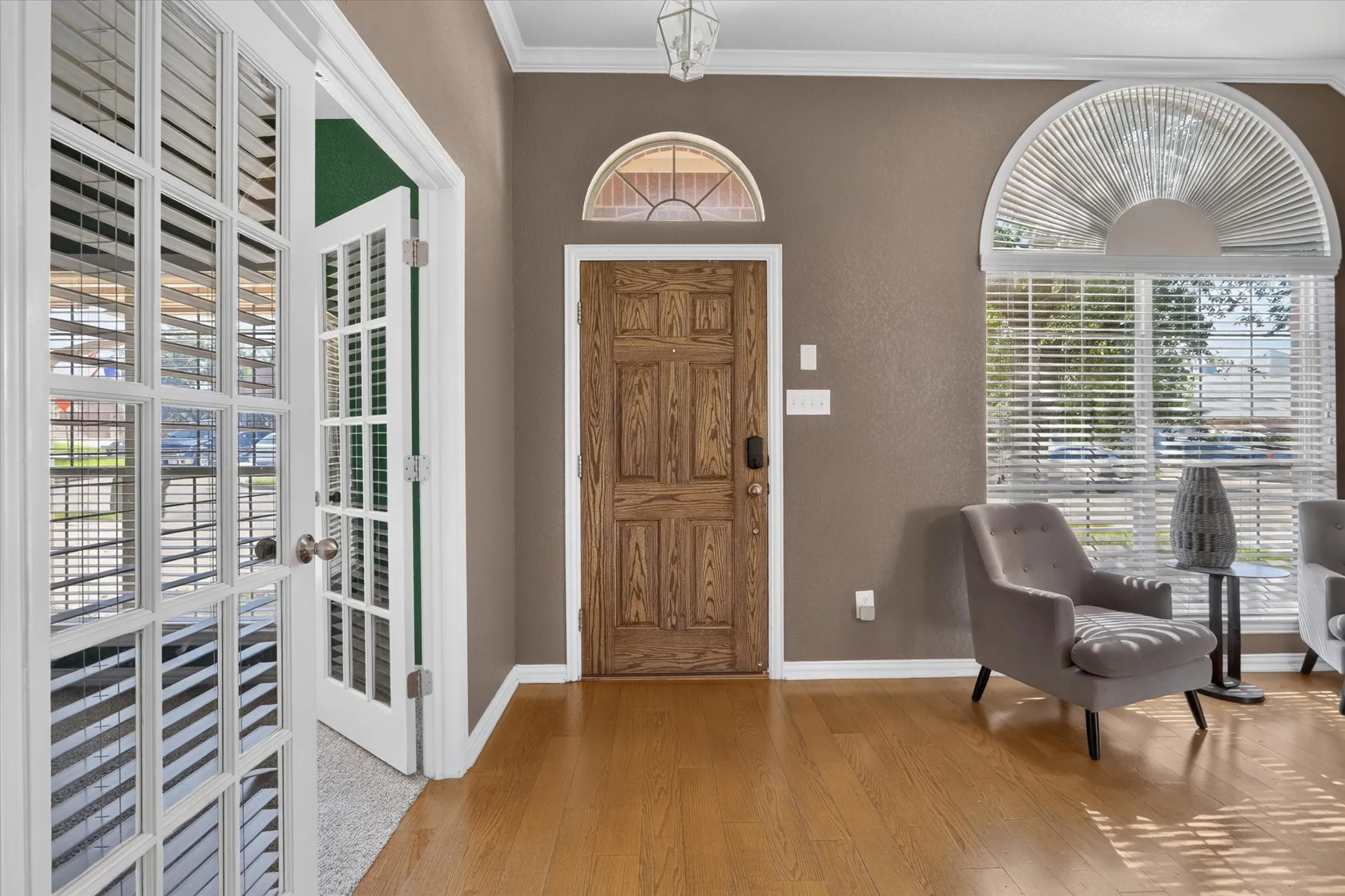 Single Family Residence For Sale in Tarrant County , 6829 Cheatham Drive, Watauga, Texas 76148, 4 Bedroom, 2 Bathroom, 2 Garage spaces, 2,510 Sqft, built in 2004, mls#21357931, Real Estate Agent in Watauga, Homes For Sale in Tarrant county, Homes For Sale in Watauga, Realtor in Watauga Texas, Real Estate Brokerage Independent Realty Texas, Luminita Cordes Realtor