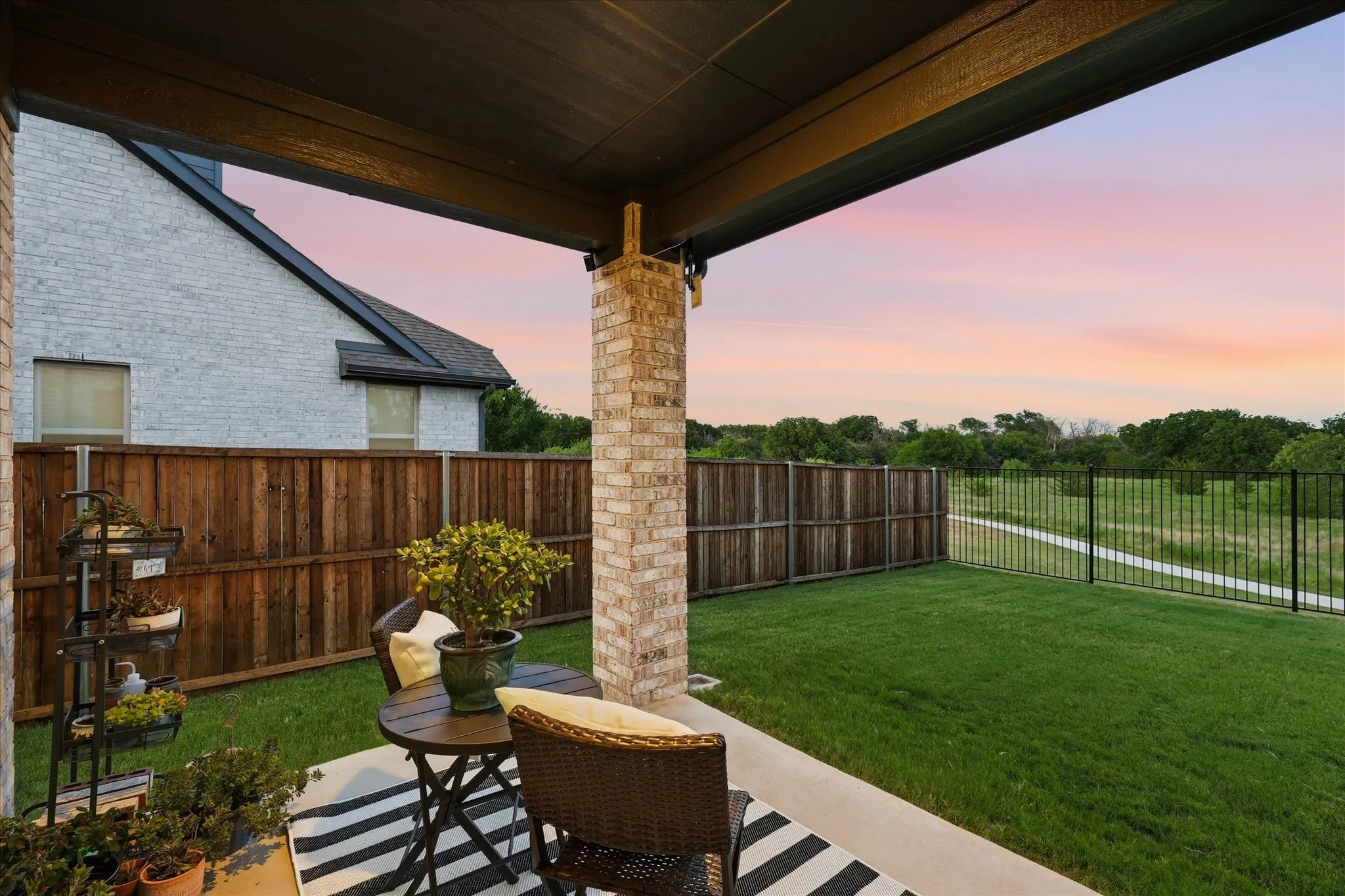 Large back patio overlooking the greenbelt!