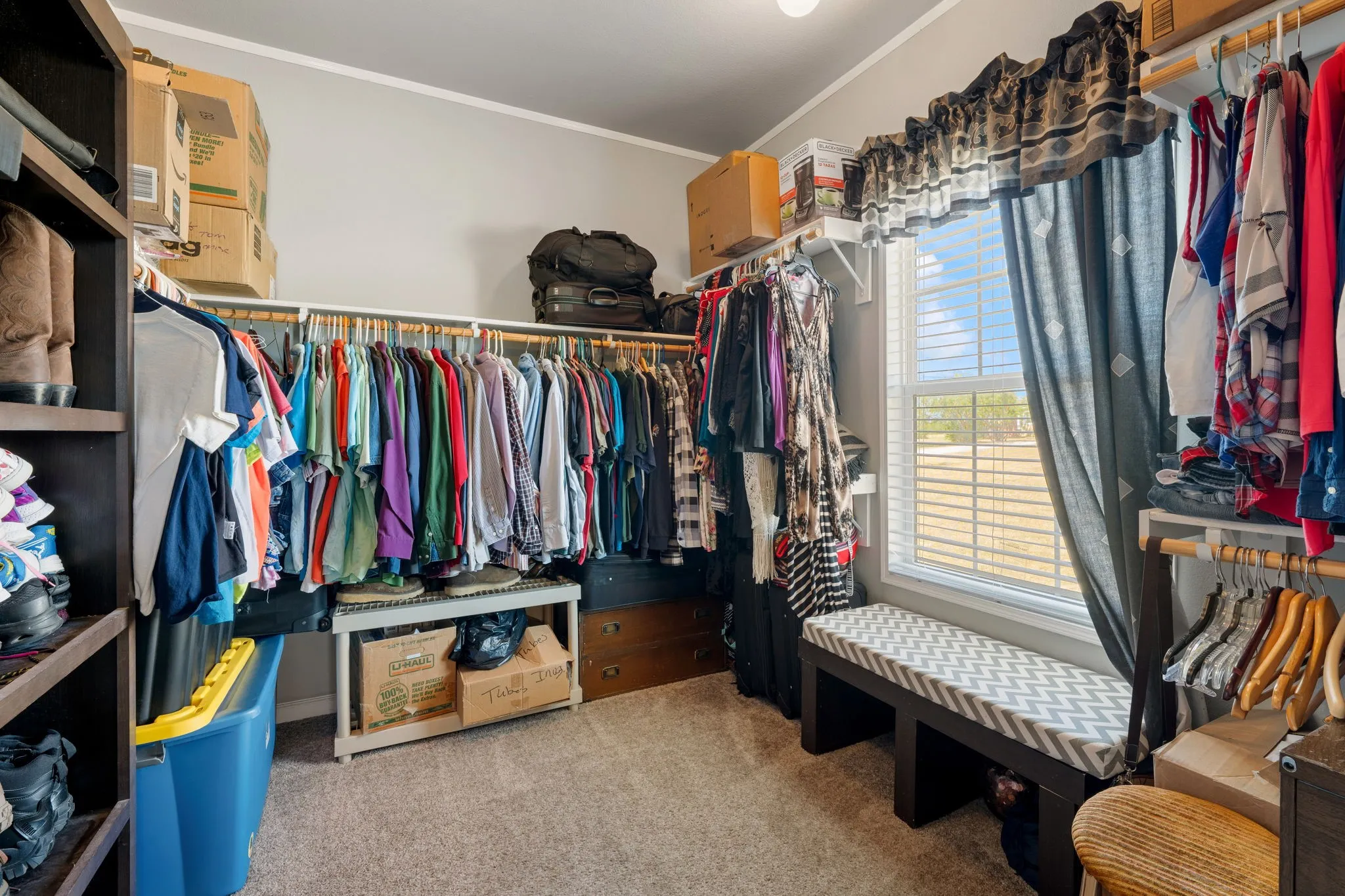 Single Family Residence For Sale in Ellis County , 737 Bunk House Drive, Venus, Texas 76084, 4 Bedroom, 2 Bathroom, Garage spaces, 2,746 Sqft, built in 2016, mls#21358947, Real Estate Agent in Venus, Homes For Sale in Ellis county, Homes For Sale in Venus, Realtor in Venus Texas, Real Estate Brokerage Independent Realty Texas, Luminita Cordes Realtor