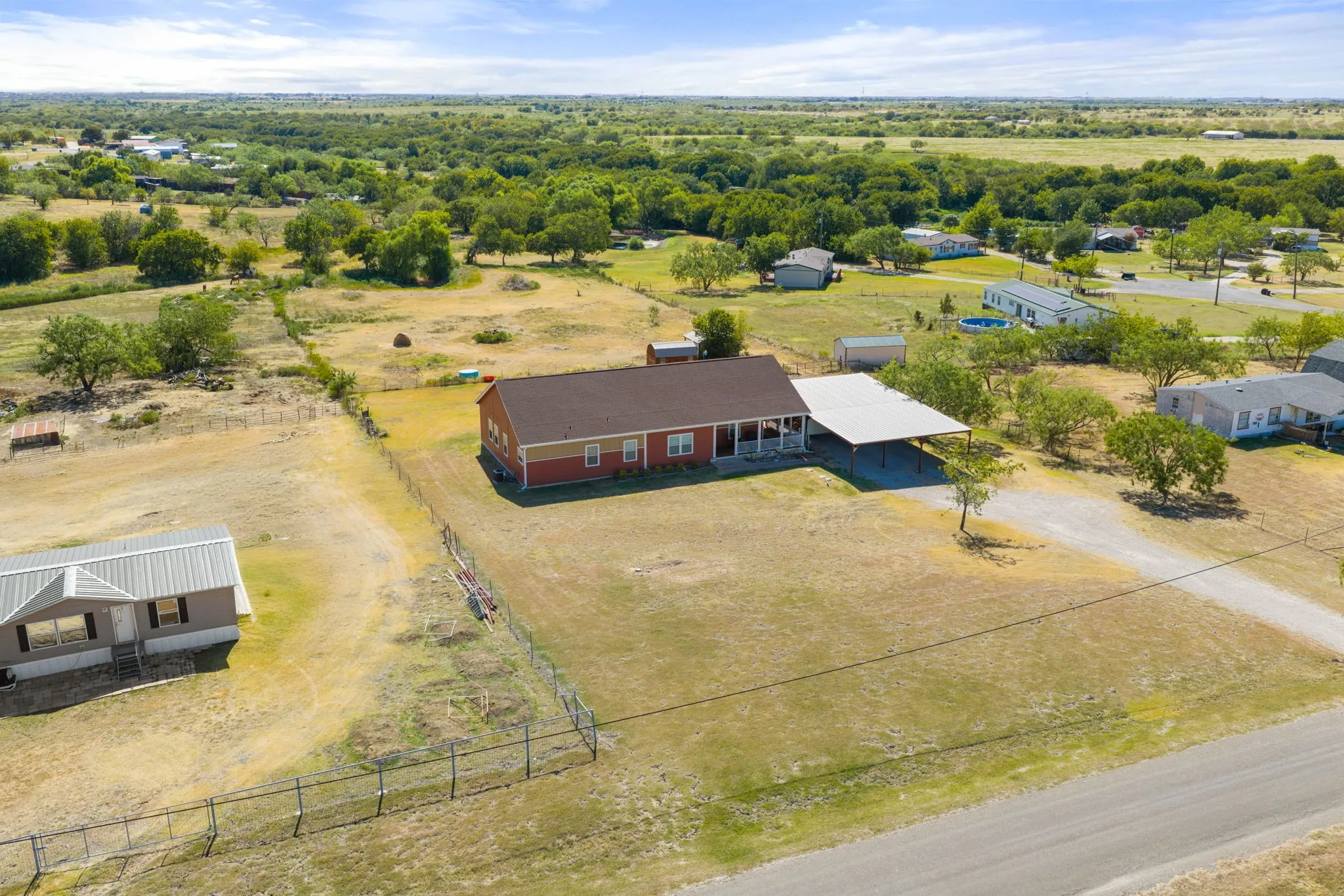 Single Family Residence For Sale in Ellis County , 737 Bunk House Drive, Venus, Texas 76084, 4 Bedroom, 2 Bathroom, Garage spaces, 2,746 Sqft, built in 2016, mls#21358947, Real Estate Agent in Venus, Homes For Sale in Ellis county, Homes For Sale in Venus, Realtor in Venus Texas, Real Estate Brokerage Independent Realty Texas, Luminita Cordes Realtor