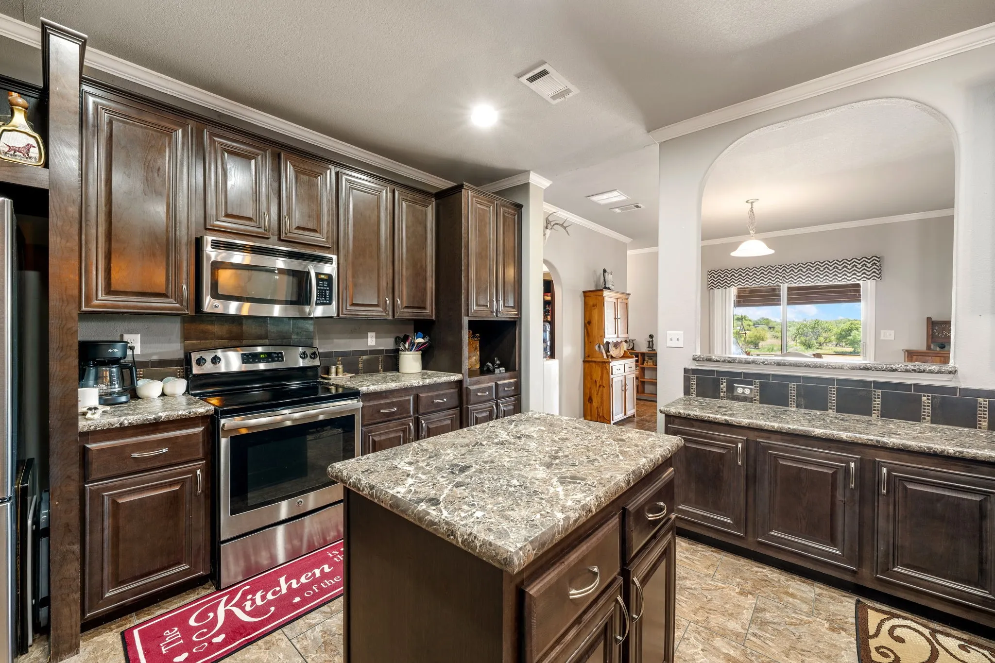 Single Family Residence For Sale in Ellis County , 737 Bunk House Drive, Venus, Texas 76084, 4 Bedroom, 2 Bathroom, Garage spaces, 2,746 Sqft, built in 2016, mls#21358947, Real Estate Agent in Venus, Homes For Sale in Ellis county, Homes For Sale in Venus, Realtor in Venus Texas, Real Estate Brokerage Independent Realty Texas, Luminita Cordes Realtor