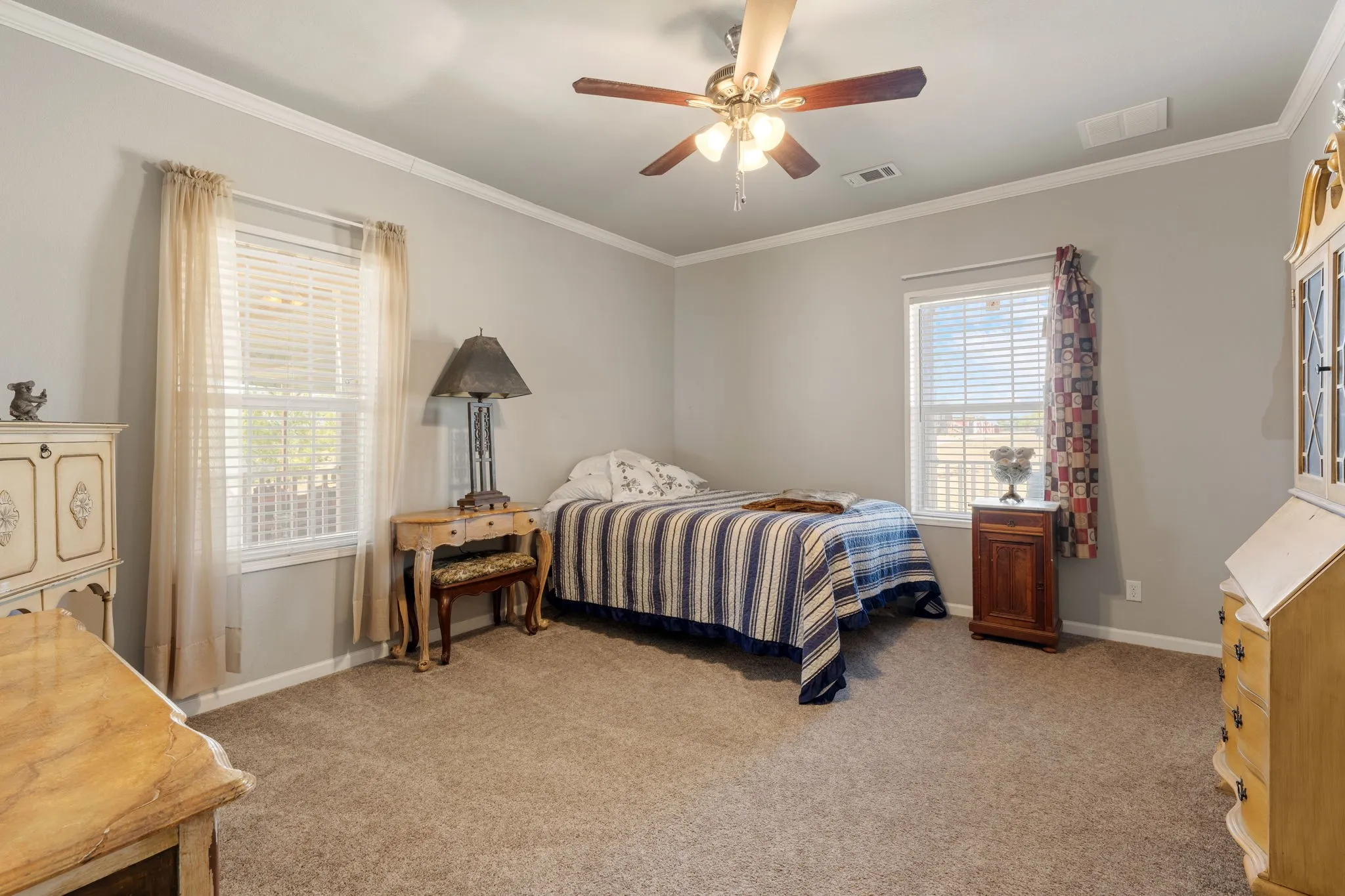 Single Family Residence For Sale in Ellis County , 737 Bunk House Drive, Venus, Texas 76084, 4 Bedroom, 2 Bathroom, Garage spaces, 2,746 Sqft, built in 2016, mls#21358947, Real Estate Agent in Venus, Homes For Sale in Ellis county, Homes For Sale in Venus, Realtor in Venus Texas, Real Estate Brokerage Independent Realty Texas, Luminita Cordes Realtor