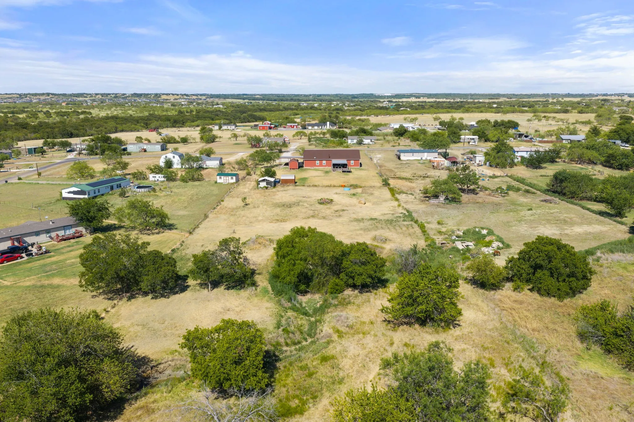 Single Family Residence For Sale in Ellis County , 737 Bunk House Drive, Venus, Texas 76084, 4 Bedroom, 2 Bathroom, Garage spaces, 2,746 Sqft, built in 2016, mls#21358947, Real Estate Agent in Venus, Homes For Sale in Ellis county, Homes For Sale in Venus, Realtor in Venus Texas, Real Estate Brokerage Independent Realty Texas, Luminita Cordes Realtor