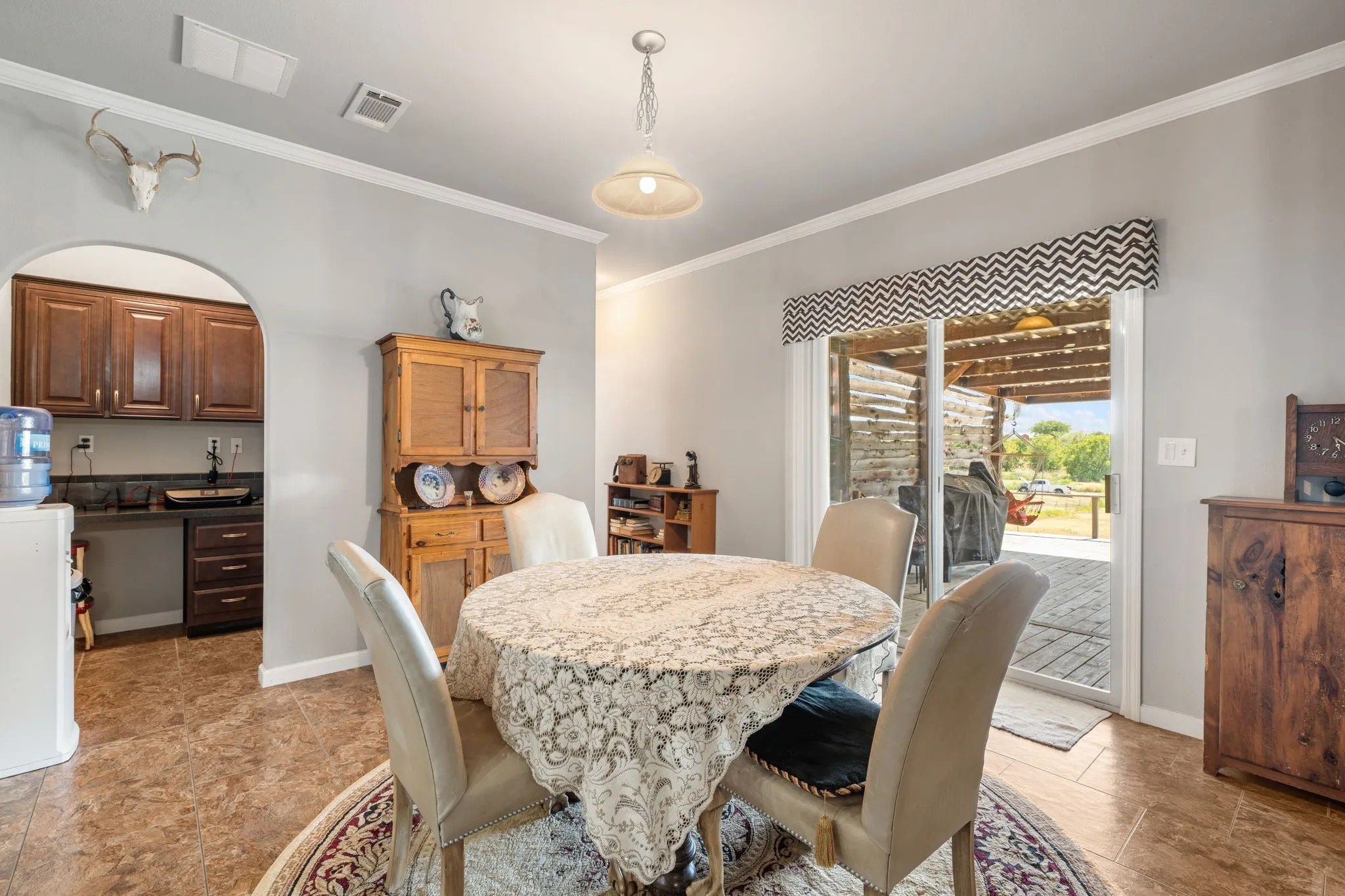 Single Family Residence For Sale in Ellis County , 737 Bunk House Drive, Venus, Texas 76084, 4 Bedroom, 2 Bathroom, Garage spaces, 2,746 Sqft, built in 2016, mls#21358947, Real Estate Agent in Venus, Homes For Sale in Ellis county, Homes For Sale in Venus, Realtor in Venus Texas, Real Estate Brokerage Independent Realty Texas, Luminita Cordes Realtor