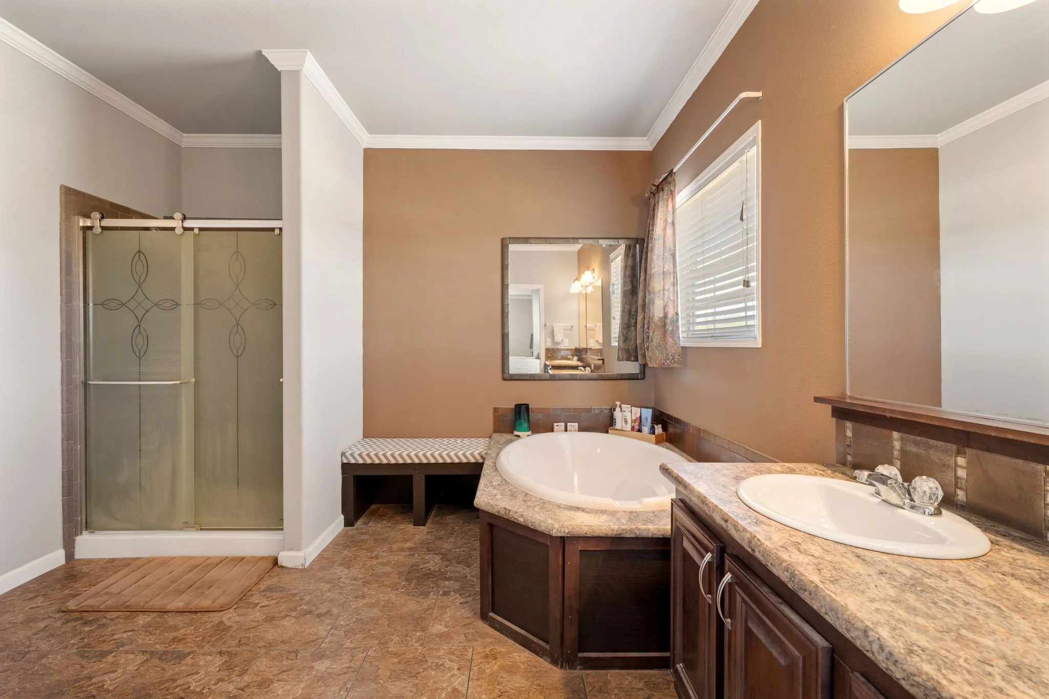 Single Family Residence For Sale in Ellis County , 737 Bunk House Drive, Venus, Texas 76084, 4 Bedroom, 2 Bathroom, Garage spaces, 2,746 Sqft, built in 2016, mls#21358947, Real Estate Agent in Venus, Homes For Sale in Ellis county, Homes For Sale in Venus, Realtor in Venus Texas, Real Estate Brokerage Independent Realty Texas, Luminita Cordes Realtor