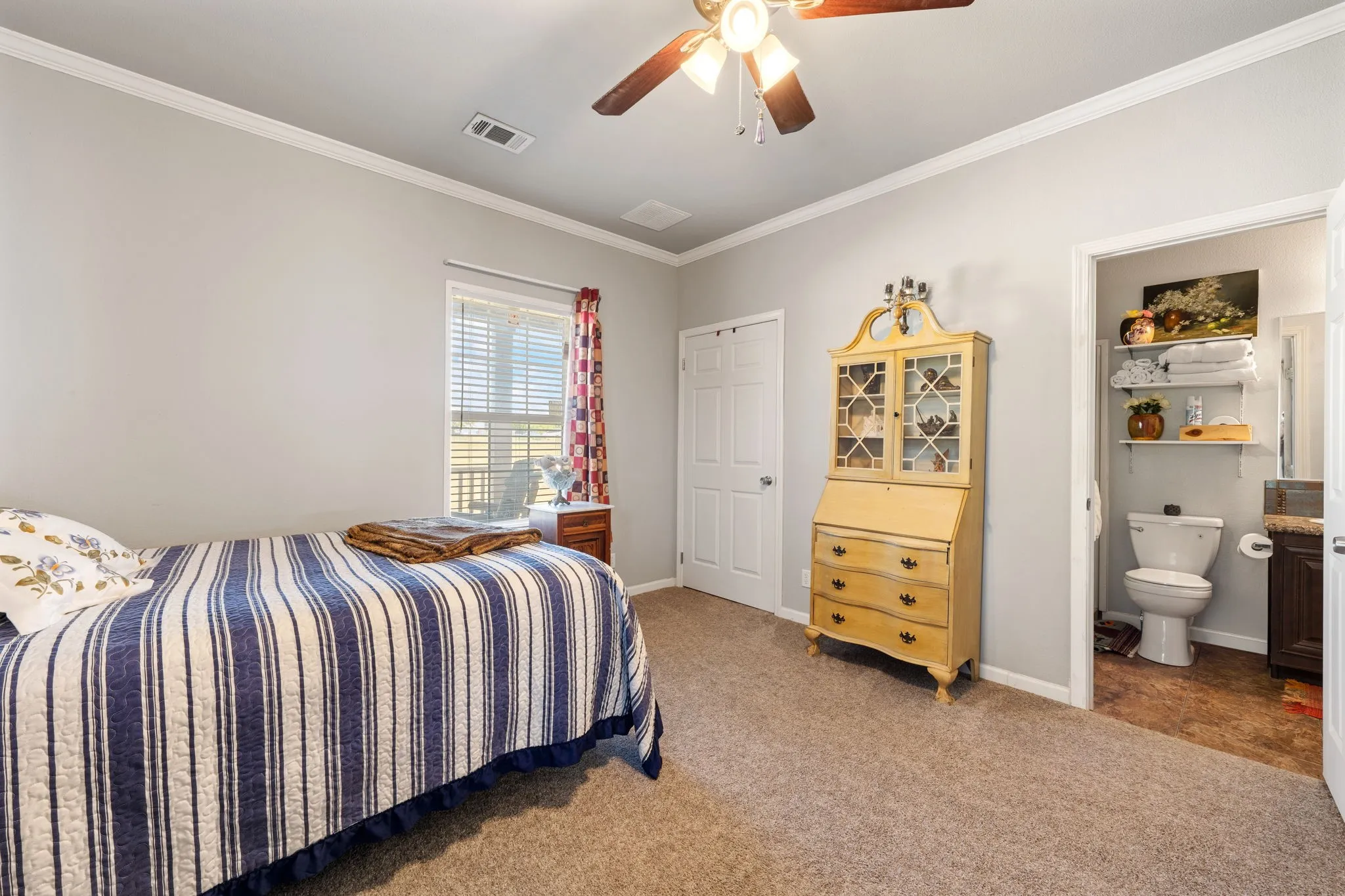Single Family Residence For Sale in Ellis County , 737 Bunk House Drive, Venus, Texas 76084, 4 Bedroom, 2 Bathroom, Garage spaces, 2,746 Sqft, built in 2016, mls#21358947, Real Estate Agent in Venus, Homes For Sale in Ellis county, Homes For Sale in Venus, Realtor in Venus Texas, Real Estate Brokerage Independent Realty Texas, Luminita Cordes Realtor