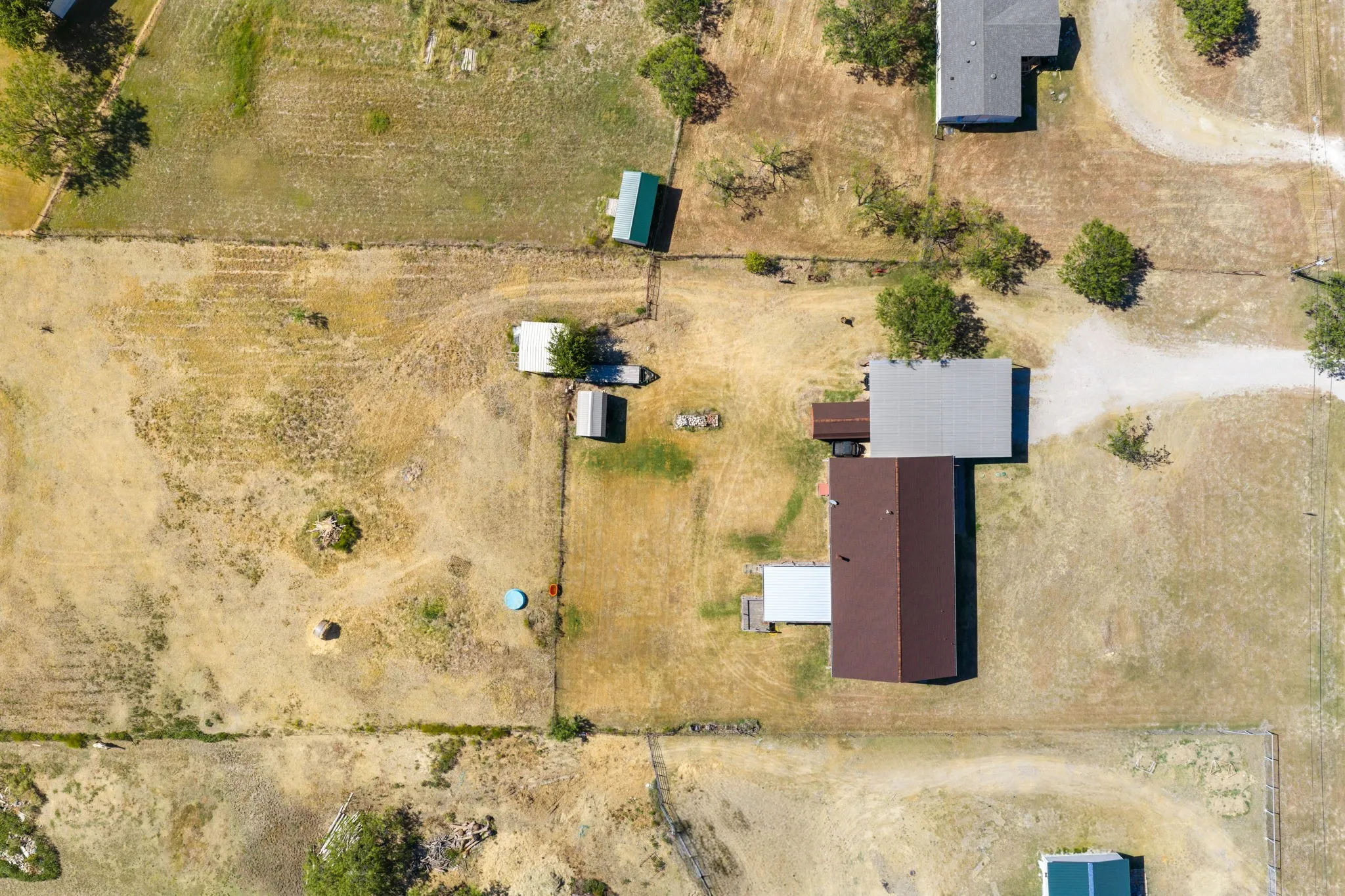 Single Family Residence For Sale in Ellis County , 737 Bunk House Drive, Venus, Texas 76084, 4 Bedroom, 2 Bathroom, Garage spaces, 2,746 Sqft, built in 2016, mls#21358947, Real Estate Agent in Venus, Homes For Sale in Ellis county, Homes For Sale in Venus, Realtor in Venus Texas, Real Estate Brokerage Independent Realty Texas, Luminita Cordes Realtor
