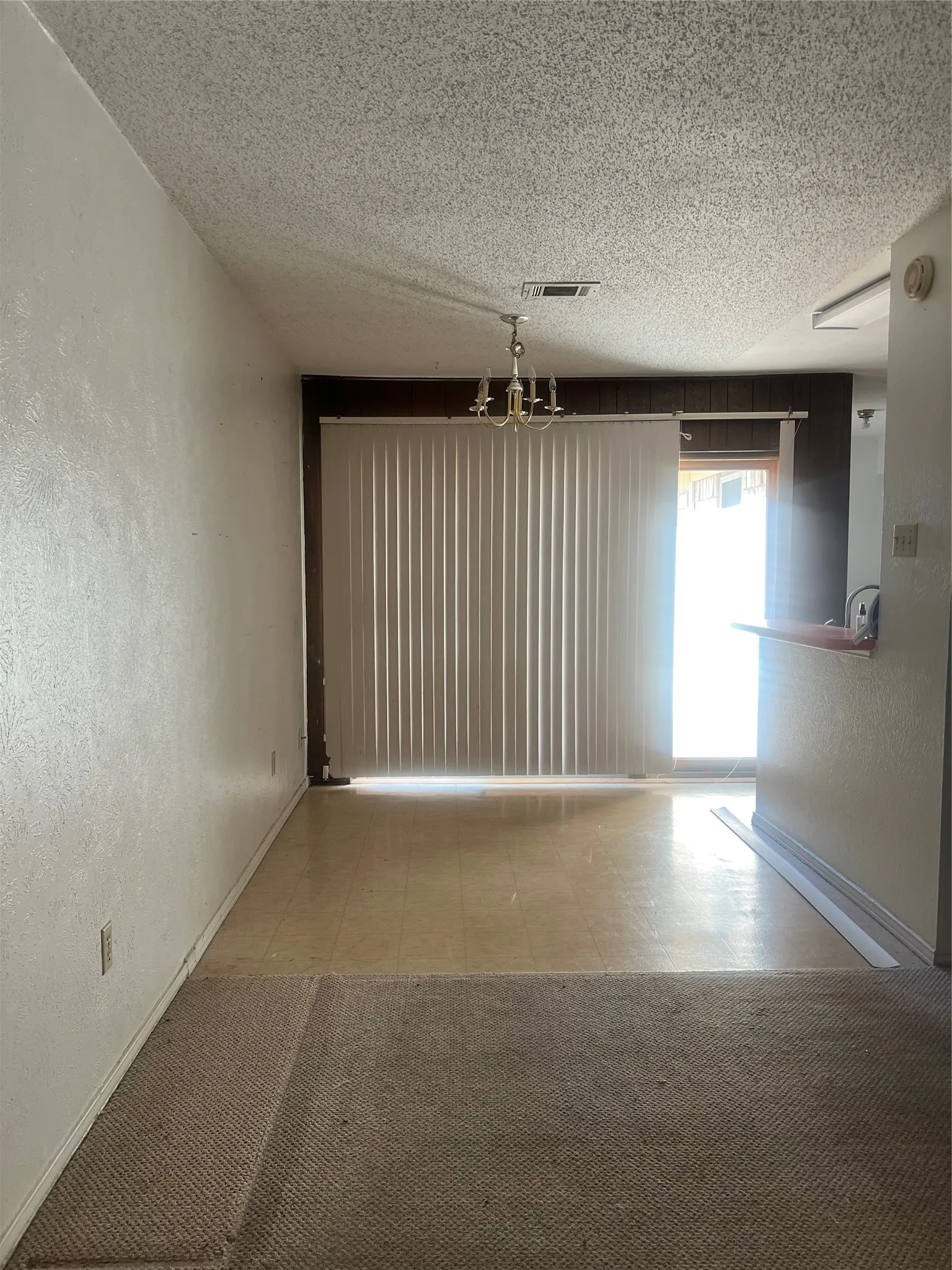 Single Family Residence For Sale in Dallas County , 10034 Hymie Circle, Dallas, Texas 75217, 3 Bedroom, 2 Bathroom, 2 Garage spaces, 1,284 Sqft, built in 1971, mls#21357432, Real Estate Agent in Dallas, Homes For Sale in Dallas county, Homes For Sale in Dallas, Realtor in Dallas Texas, Real Estate Brokerage Independent Realty Texas, Luminita Cordes Realtor