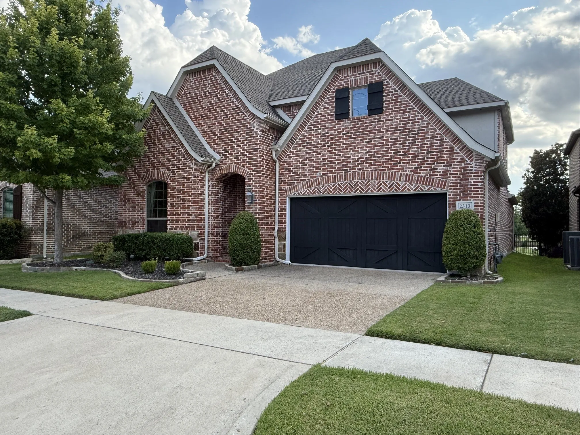 Single Family Residence For Sale in Dallas County , 2313 Chadwick Lane, Garland, Texas 75044, 3 Bedroom, 3 Bathroom, 2 Garage spaces, 3,230 Sqft, built in 2015, mls#21357199, Real Estate Agent in Garland, Homes For Sale in Dallas county, Homes For Sale in Garland, Realtor in Garland Texas, Real Estate Brokerage Independent Realty Texas, Luminita Cordes Realtor