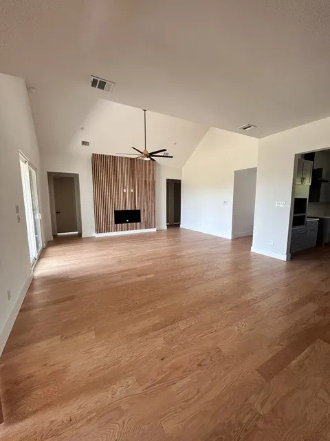 Single Family Residence For Sale in Hill County , 22103 Greenbriar Drive, Whitney, Texas 76692, 4 Bedroom, 4 Bathroom, 3 Garage spaces, 2,943 Sqft, built in 2024, mls#21360071, Real Estate Agent in Whitney, Homes For Sale in Hill county, Homes For Sale in Whitney, Realtor in Whitney Texas, Real Estate Brokerage Independent Realty Texas, Luminita Cordes Realtor