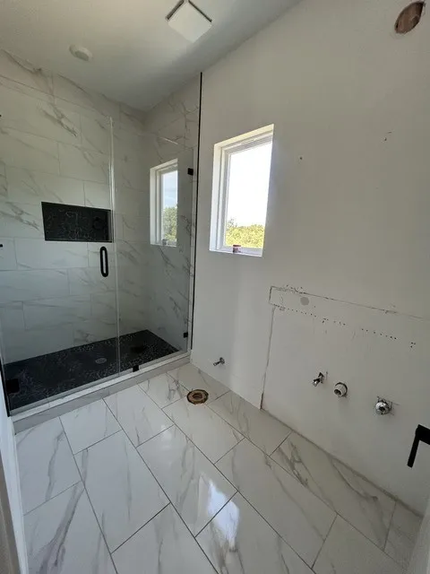 Single Family Residence For Sale in Hill County , 22103 Greenbriar Drive, Whitney, Texas 76692, 4 Bedroom, 4 Bathroom, 3 Garage spaces, 2,943 Sqft, built in 2024, mls#21360071, Real Estate Agent in Whitney, Homes For Sale in Hill county, Homes For Sale in Whitney, Realtor in Whitney Texas, Real Estate Brokerage Independent Realty Texas, Luminita Cordes Realtor