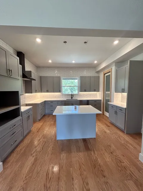 Single Family Residence For Sale in Hill County , 22103 Greenbriar Drive, Whitney, Texas 76692, 4 Bedroom, 4 Bathroom, 3 Garage spaces, 2,943 Sqft, built in 2024, mls#21360071, Real Estate Agent in Whitney, Homes For Sale in Hill county, Homes For Sale in Whitney, Realtor in Whitney Texas, Real Estate Brokerage Independent Realty Texas, Luminita Cordes Realtor