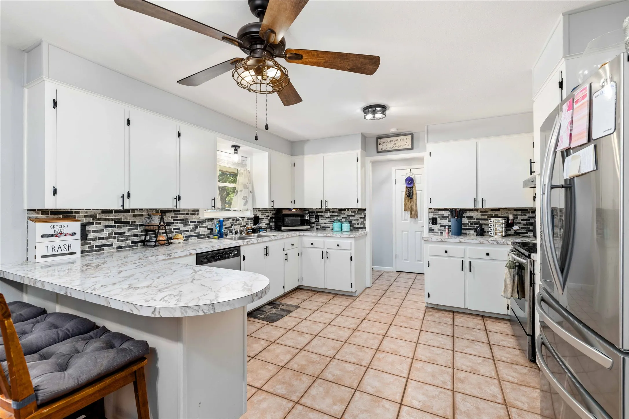 Single Family Residence For Sale in Brown County , 2107 16th Street, Brownwood, Texas 76801, 3 Bedroom, 2 Bathroom, 2 Garage spaces, 1,449 Sqft, built in 1968, mls#21359985, Real Estate Agent in Brownwood, Homes For Sale in Brown county, Homes For Sale in Brownwood, Realtor in Brownwood Texas, Real Estate Brokerage Independent Realty Texas, Luminita Cordes Realtor