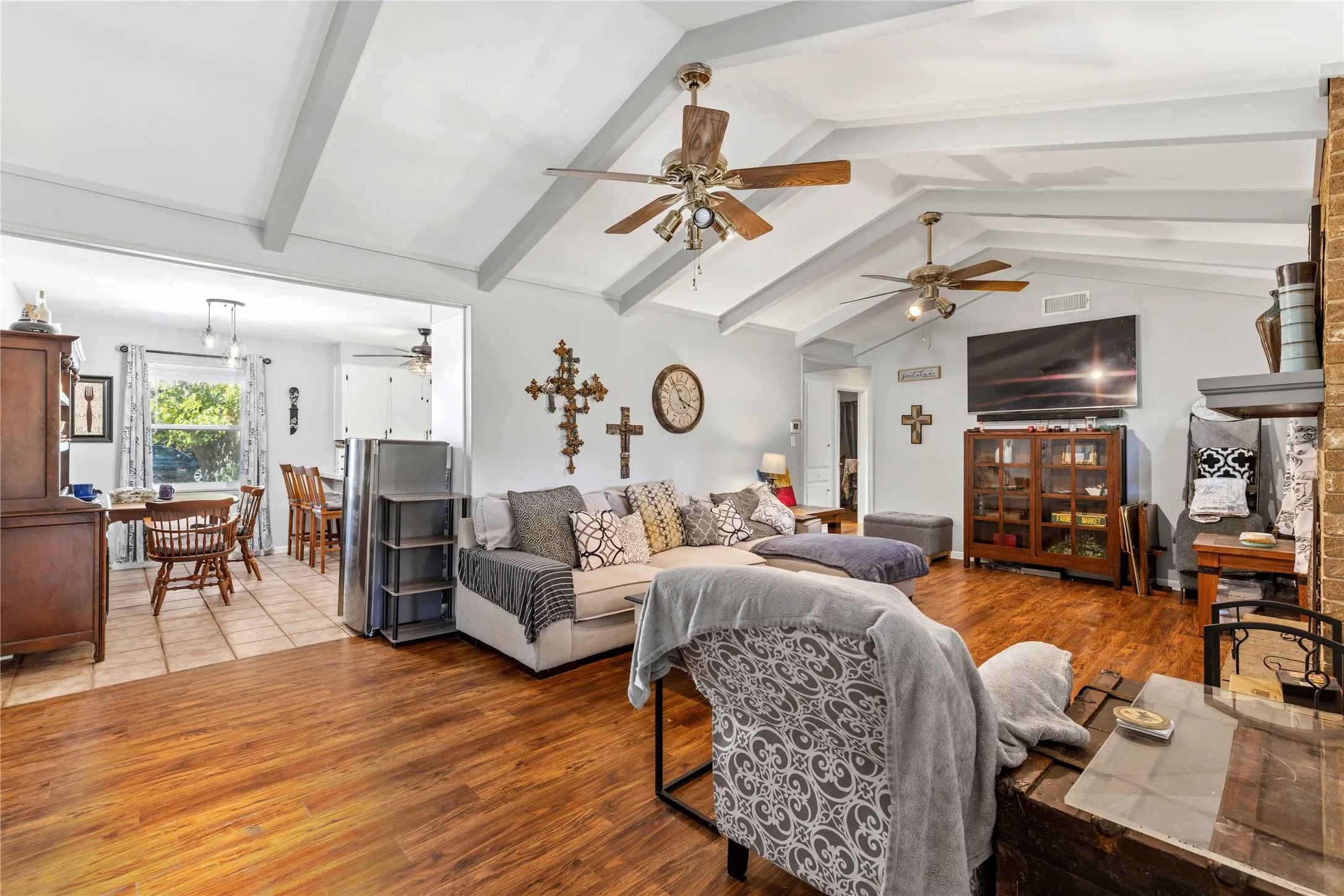 Single Family Residence For Sale in Brown County , 2107 16th Street, Brownwood, Texas 76801, 3 Bedroom, 2 Bathroom, 2 Garage spaces, 1,449 Sqft, built in 1968, mls#21359985, Real Estate Agent in Brownwood, Homes For Sale in Brown county, Homes For Sale in Brownwood, Realtor in Brownwood Texas, Real Estate Brokerage Independent Realty Texas, Luminita Cordes Realtor