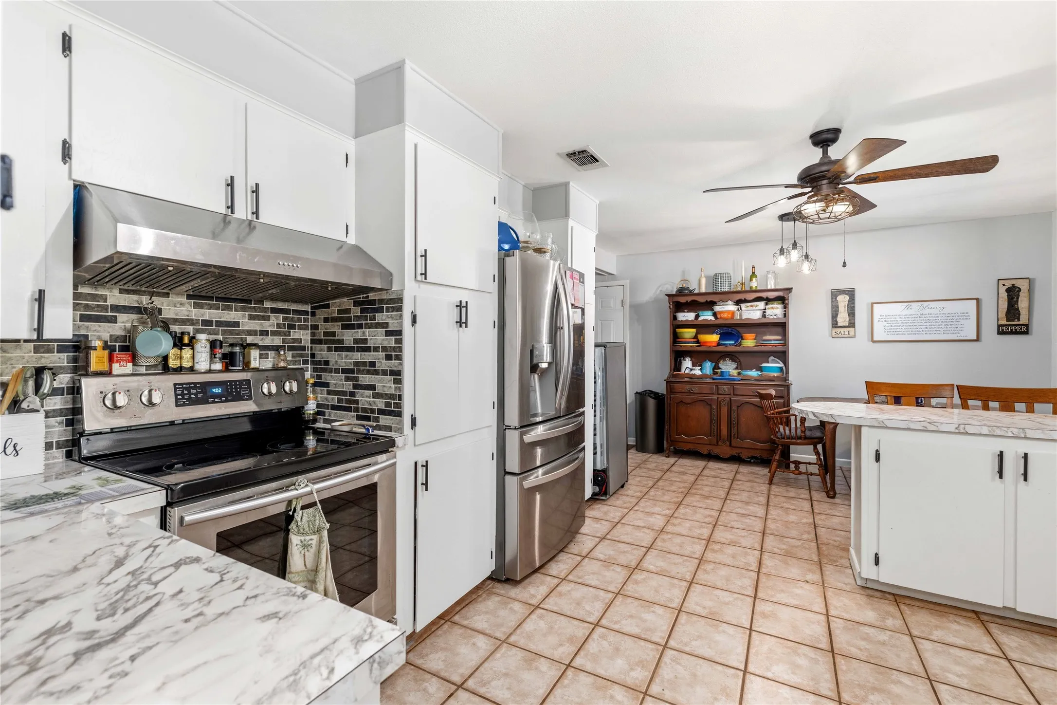 Single Family Residence For Sale in Brown County , 2107 16th Street, Brownwood, Texas 76801, 3 Bedroom, 2 Bathroom, 2 Garage spaces, 1,449 Sqft, built in 1968, mls#21359985, Real Estate Agent in Brownwood, Homes For Sale in Brown county, Homes For Sale in Brownwood, Realtor in Brownwood Texas, Real Estate Brokerage Independent Realty Texas, Luminita Cordes Realtor