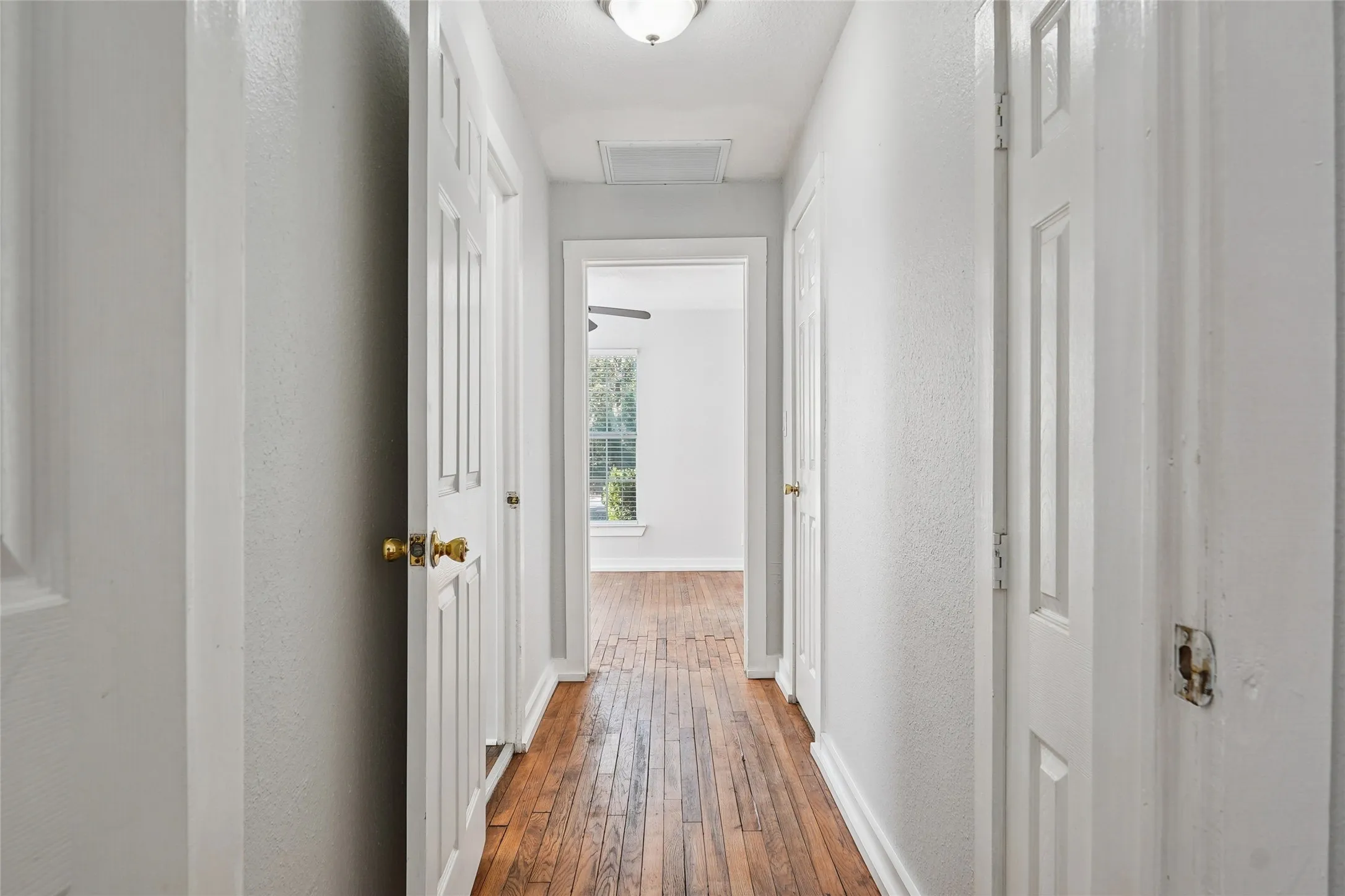Single Family Residence For Sale in Denton County , 403 Marshall Street, Sanger, Texas 76266, 3 Bedroom, 2 Bathroom, Garage spaces, 1,312 Sqft, built in 1950, mls#21360065, Real Estate Agent in Sanger, Homes For Sale in Denton county, Homes For Sale in Sanger, Realtor in Sanger Texas, Real Estate Brokerage Independent Realty Texas, Luminita Cordes Realtor