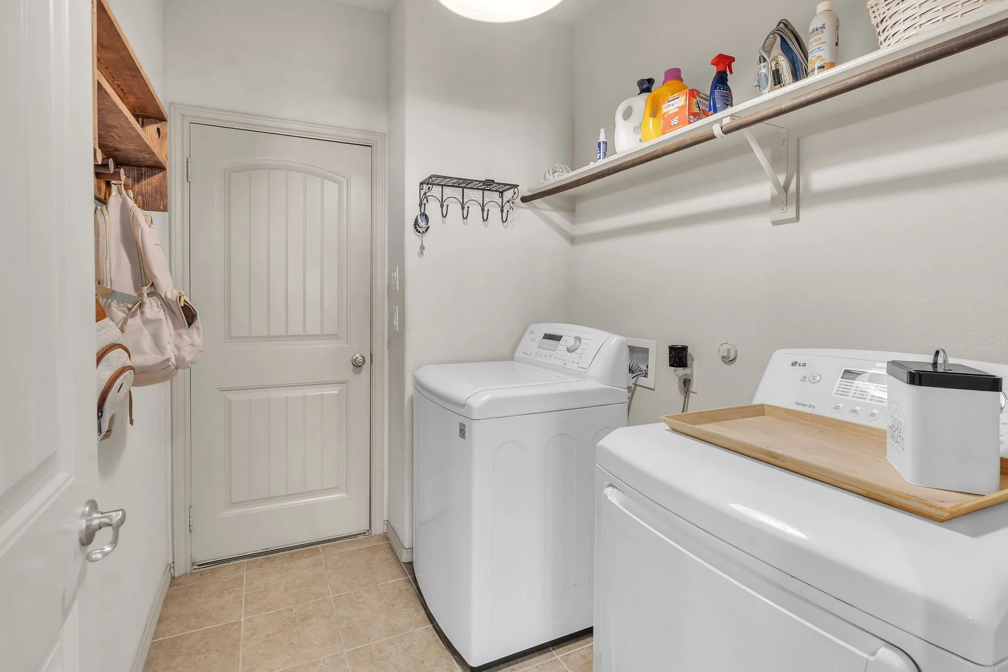 Single Family Residence For Sale in Parker County , 1052 Jodie Drive, Weatherford, Texas 76087, 3 Bedroom, 2 Bathroom, 2 Garage spaces, 1,733 Sqft, built in 2013, mls#21360083, Real Estate Agent in Weatherford, Homes For Sale in Parker county, Homes For Sale in Weatherford, Realtor in Weatherford Texas, Real Estate Brokerage Independent Realty Texas, Luminita Cordes Realtor