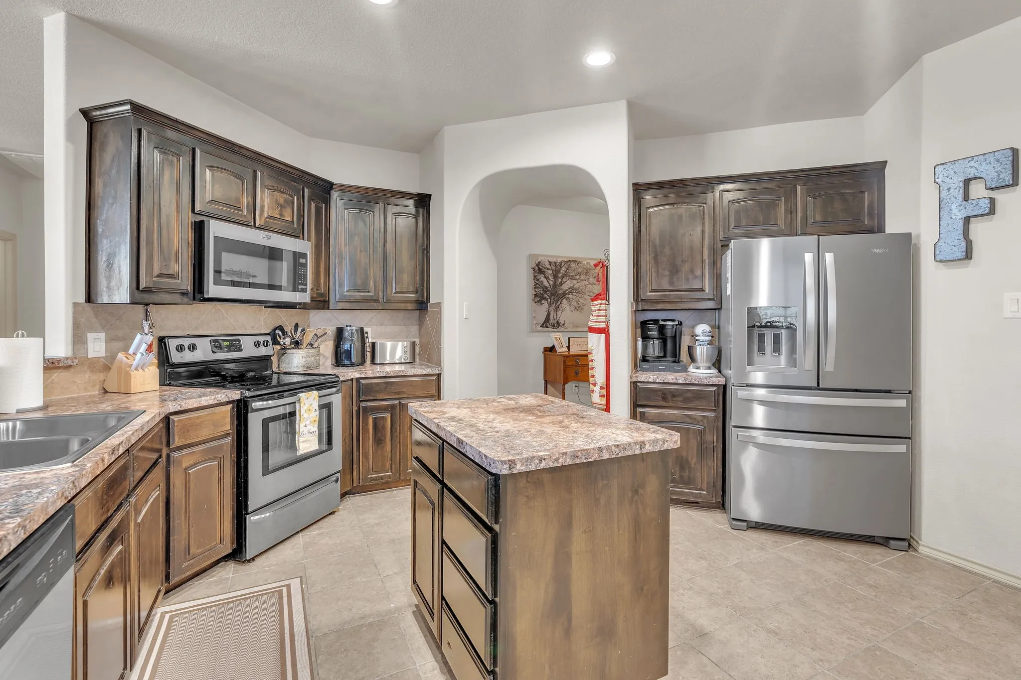 Single Family Residence For Sale in Parker County , 1052 Jodie Drive, Weatherford, Texas 76087, 3 Bedroom, 2 Bathroom, 2 Garage spaces, 1,733 Sqft, built in 2013, mls#21360083, Real Estate Agent in Weatherford, Homes For Sale in Parker county, Homes For Sale in Weatherford, Realtor in Weatherford Texas, Real Estate Brokerage Independent Realty Texas, Luminita Cordes Realtor