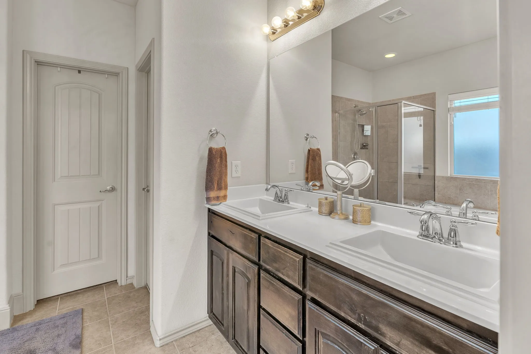 Single Family Residence For Sale in Parker County , 1052 Jodie Drive, Weatherford, Texas 76087, 3 Bedroom, 2 Bathroom, 2 Garage spaces, 1,733 Sqft, built in 2013, mls#21360083, Real Estate Agent in Weatherford, Homes For Sale in Parker county, Homes For Sale in Weatherford, Realtor in Weatherford Texas, Real Estate Brokerage Independent Realty Texas, Luminita Cordes Realtor