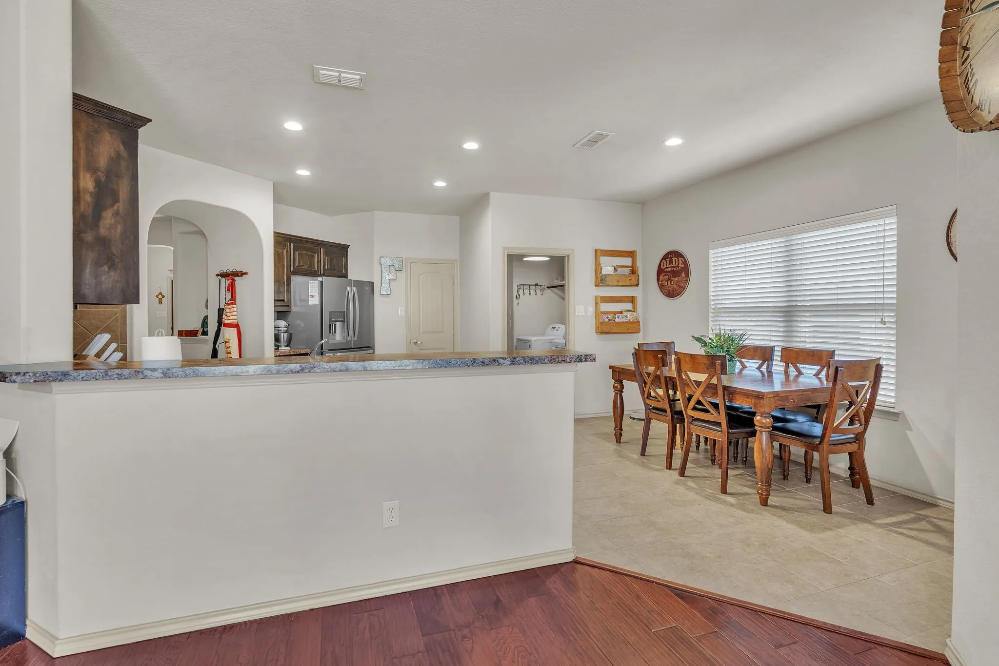 Single Family Residence For Sale in Parker County , 1052 Jodie Drive, Weatherford, Texas 76087, 3 Bedroom, 2 Bathroom, 2 Garage spaces, 1,733 Sqft, built in 2013, mls#21360083, Real Estate Agent in Weatherford, Homes For Sale in Parker county, Homes For Sale in Weatherford, Realtor in Weatherford Texas, Real Estate Brokerage Independent Realty Texas, Luminita Cordes Realtor