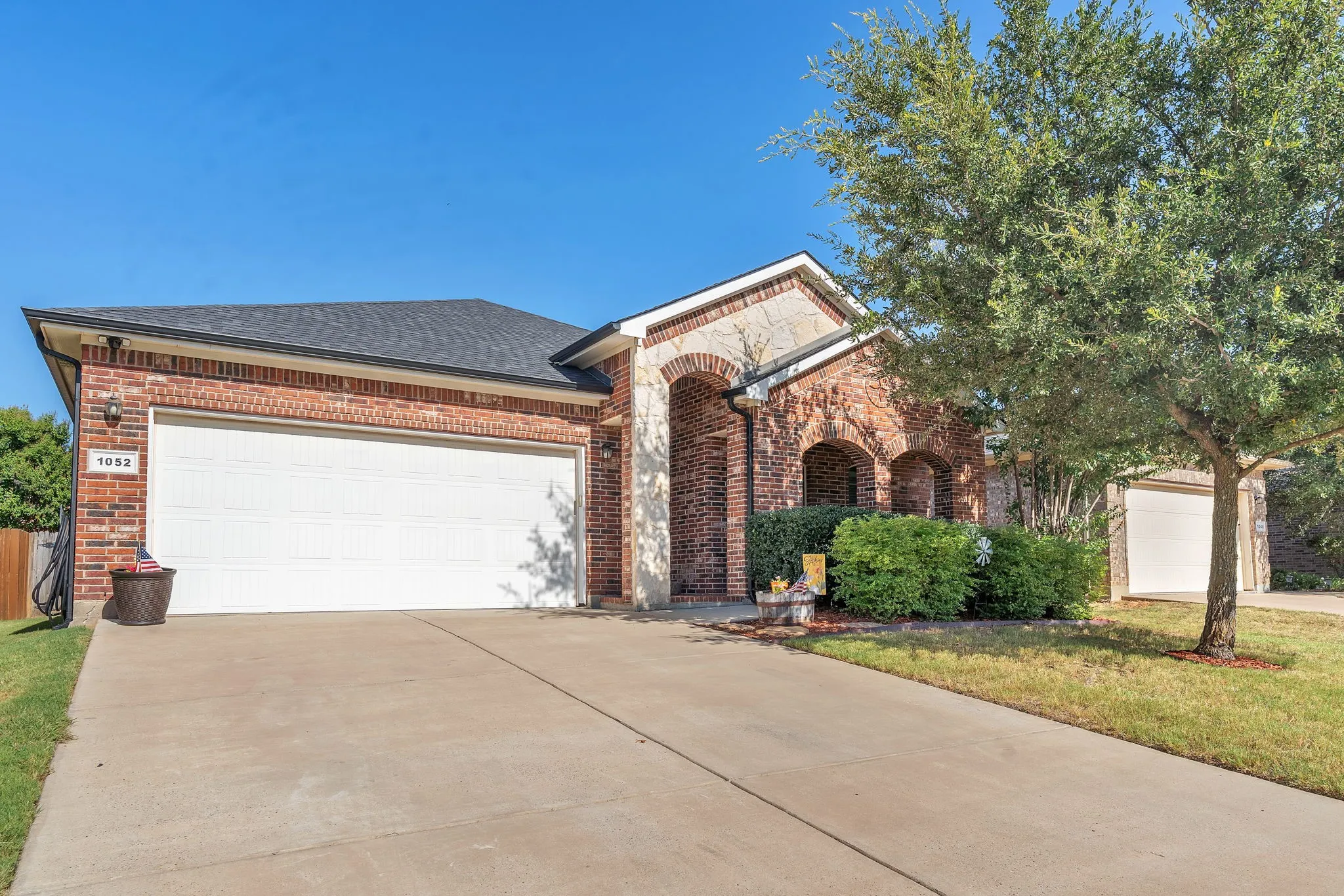 Single Family Residence For Sale in Parker County , 1052 Jodie Drive, Weatherford, Texas 76087, 3 Bedroom, 2 Bathroom, 2 Garage spaces, 1,733 Sqft, built in 2013, mls#21360083, Real Estate Agent in Weatherford, Homes For Sale in Parker county, Homes For Sale in Weatherford, Realtor in Weatherford Texas, Real Estate Brokerage Independent Realty Texas, Luminita Cordes Realtor
