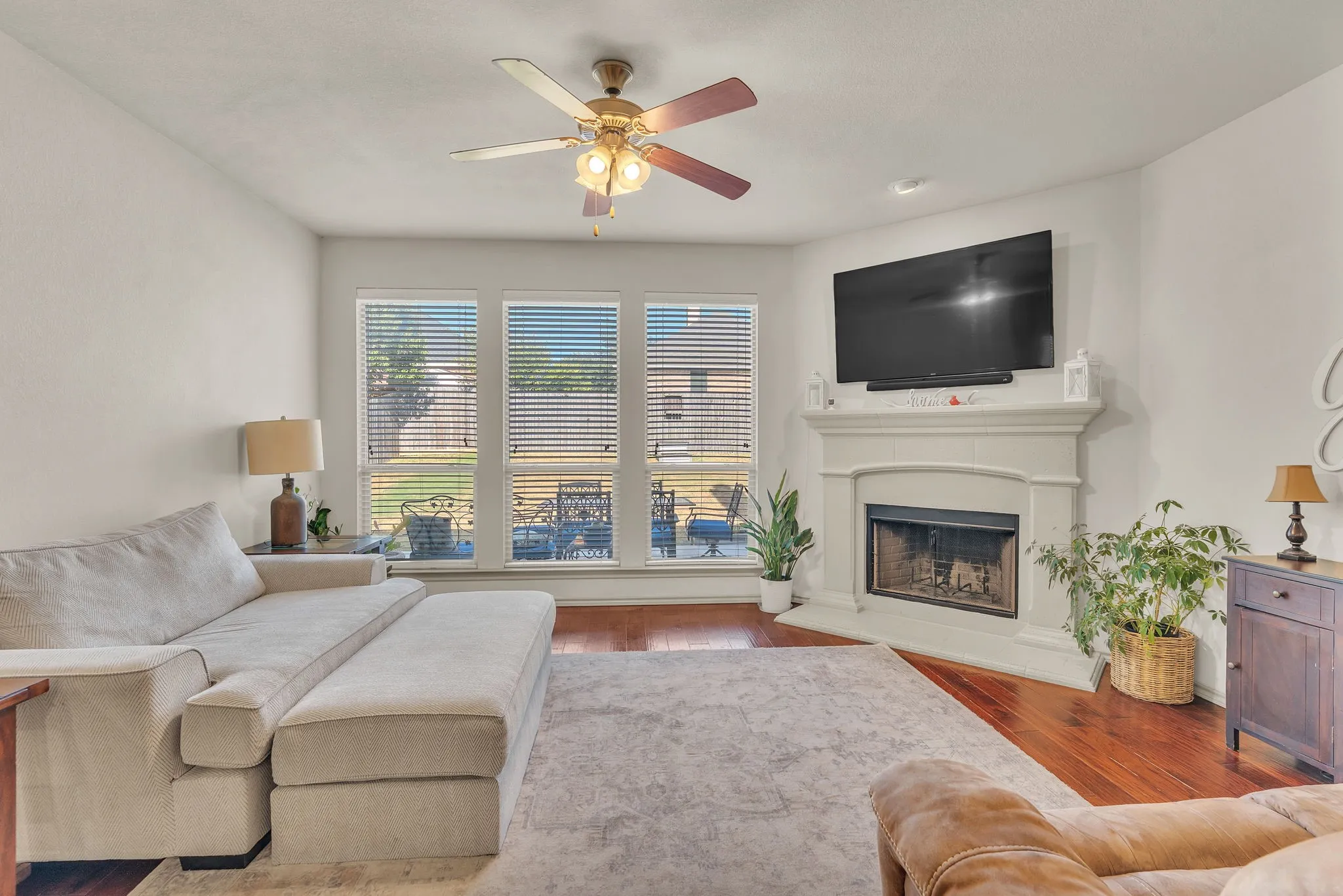 Single Family Residence For Sale in Parker County , 1052 Jodie Drive, Weatherford, Texas 76087, 3 Bedroom, 2 Bathroom, 2 Garage spaces, 1,733 Sqft, built in 2013, mls#21360083, Real Estate Agent in Weatherford, Homes For Sale in Parker county, Homes For Sale in Weatherford, Realtor in Weatherford Texas, Real Estate Brokerage Independent Realty Texas, Luminita Cordes Realtor