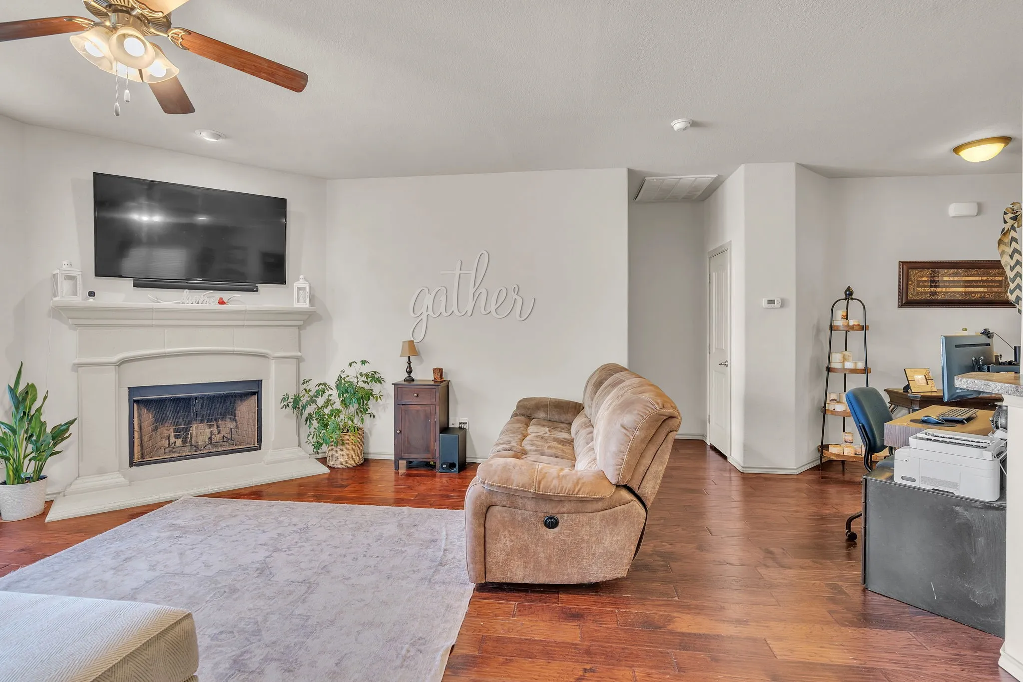Single Family Residence For Sale in Parker County , 1052 Jodie Drive, Weatherford, Texas 76087, 3 Bedroom, 2 Bathroom, 2 Garage spaces, 1,733 Sqft, built in 2013, mls#21360083, Real Estate Agent in Weatherford, Homes For Sale in Parker county, Homes For Sale in Weatherford, Realtor in Weatherford Texas, Real Estate Brokerage Independent Realty Texas, Luminita Cordes Realtor