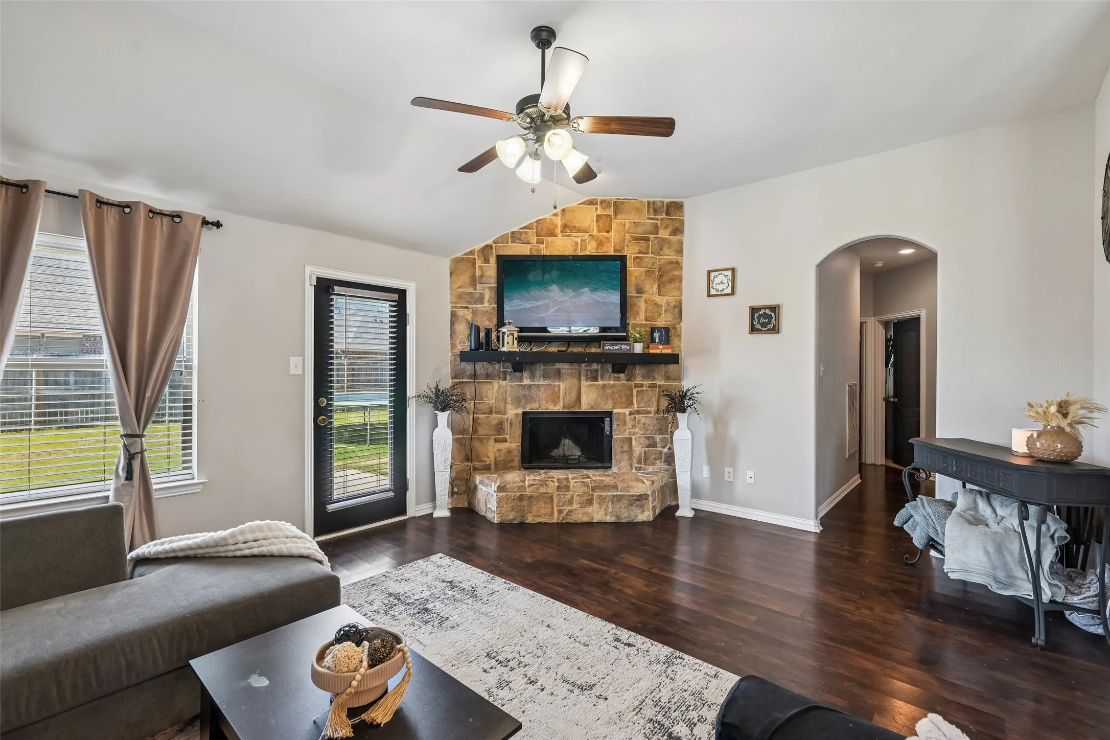 Single Family Residence For Sale in Tarrant County , 702 Sendero Drive, Arlington, Texas 76002, 4 Bedroom, 2 Bathroom, 2 Garage spaces, 1,942 Sqft, built in 2011, mls#21357756, Real Estate Agent in Arlington, Homes For Sale in Tarrant county, Homes For Sale in Arlington, Realtor in Arlington Texas, Real Estate Brokerage Independent Realty Texas, Luminita Cordes Realtor