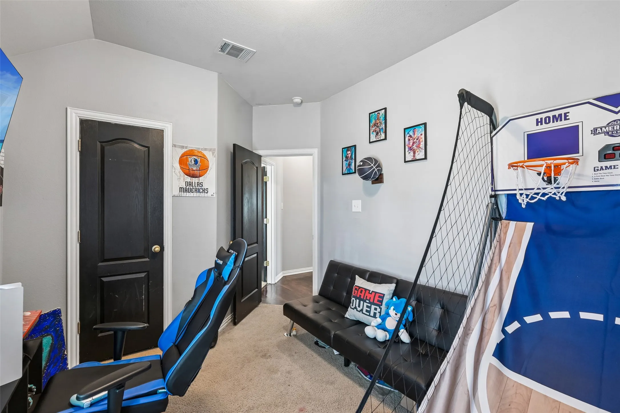 Single Family Residence For Sale in Tarrant County , 702 Sendero Drive, Arlington, Texas 76002, 4 Bedroom, 2 Bathroom, 2 Garage spaces, 1,942 Sqft, built in 2011, mls#21357756, Real Estate Agent in Arlington, Homes For Sale in Tarrant county, Homes For Sale in Arlington, Realtor in Arlington Texas, Real Estate Brokerage Independent Realty Texas, Luminita Cordes Realtor