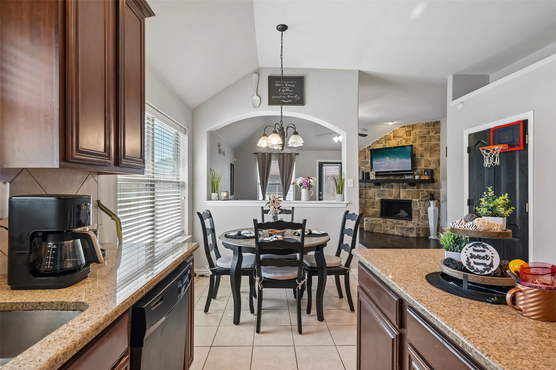 Single Family Residence For Sale in Tarrant County , 702 Sendero Drive, Arlington, Texas 76002, 4 Bedroom, 2 Bathroom, 2 Garage spaces, 1,942 Sqft, built in 2011, mls#21357756, Real Estate Agent in Arlington, Homes For Sale in Tarrant county, Homes For Sale in Arlington, Realtor in Arlington Texas, Real Estate Brokerage Independent Realty Texas, Luminita Cordes Realtor