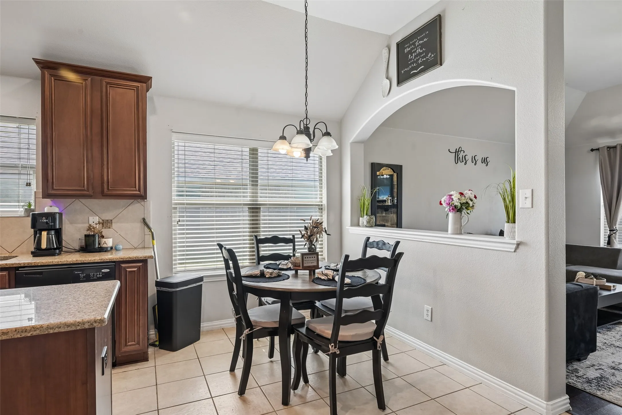 Single Family Residence For Sale in Tarrant County , 702 Sendero Drive, Arlington, Texas 76002, 4 Bedroom, 2 Bathroom, 2 Garage spaces, 1,942 Sqft, built in 2011, mls#21357756, Real Estate Agent in Arlington, Homes For Sale in Tarrant county, Homes For Sale in Arlington, Realtor in Arlington Texas, Real Estate Brokerage Independent Realty Texas, Luminita Cordes Realtor