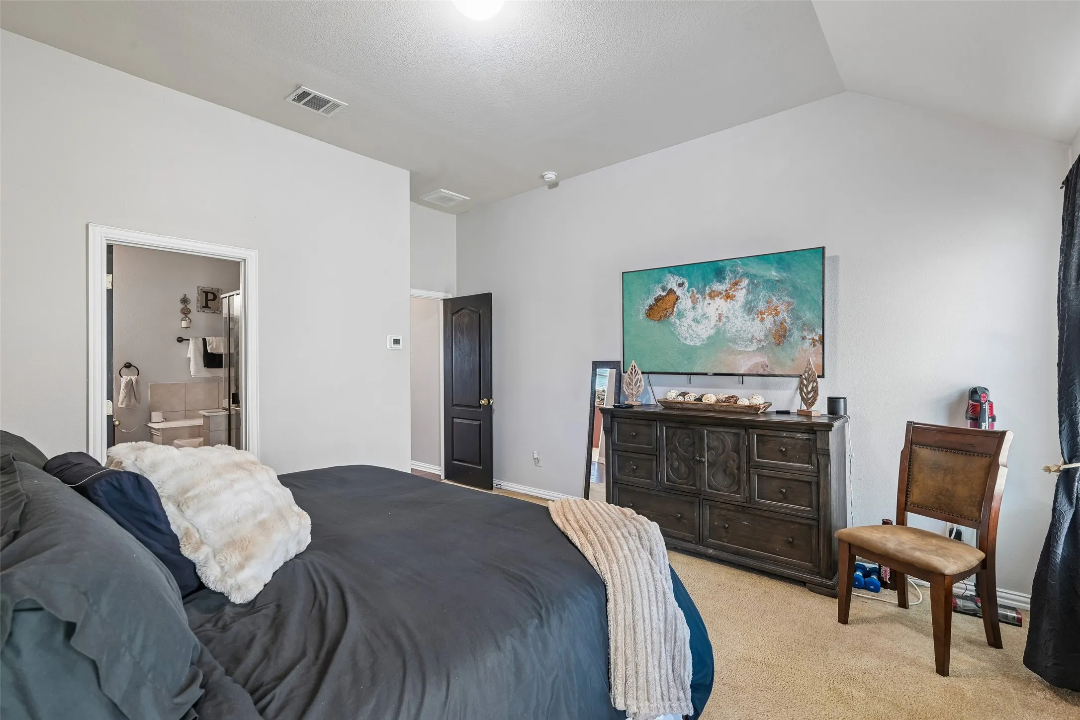 Single Family Residence For Sale in Tarrant County , 702 Sendero Drive, Arlington, Texas 76002, 4 Bedroom, 2 Bathroom, 2 Garage spaces, 1,942 Sqft, built in 2011, mls#21357756, Real Estate Agent in Arlington, Homes For Sale in Tarrant county, Homes For Sale in Arlington, Realtor in Arlington Texas, Real Estate Brokerage Independent Realty Texas, Luminita Cordes Realtor