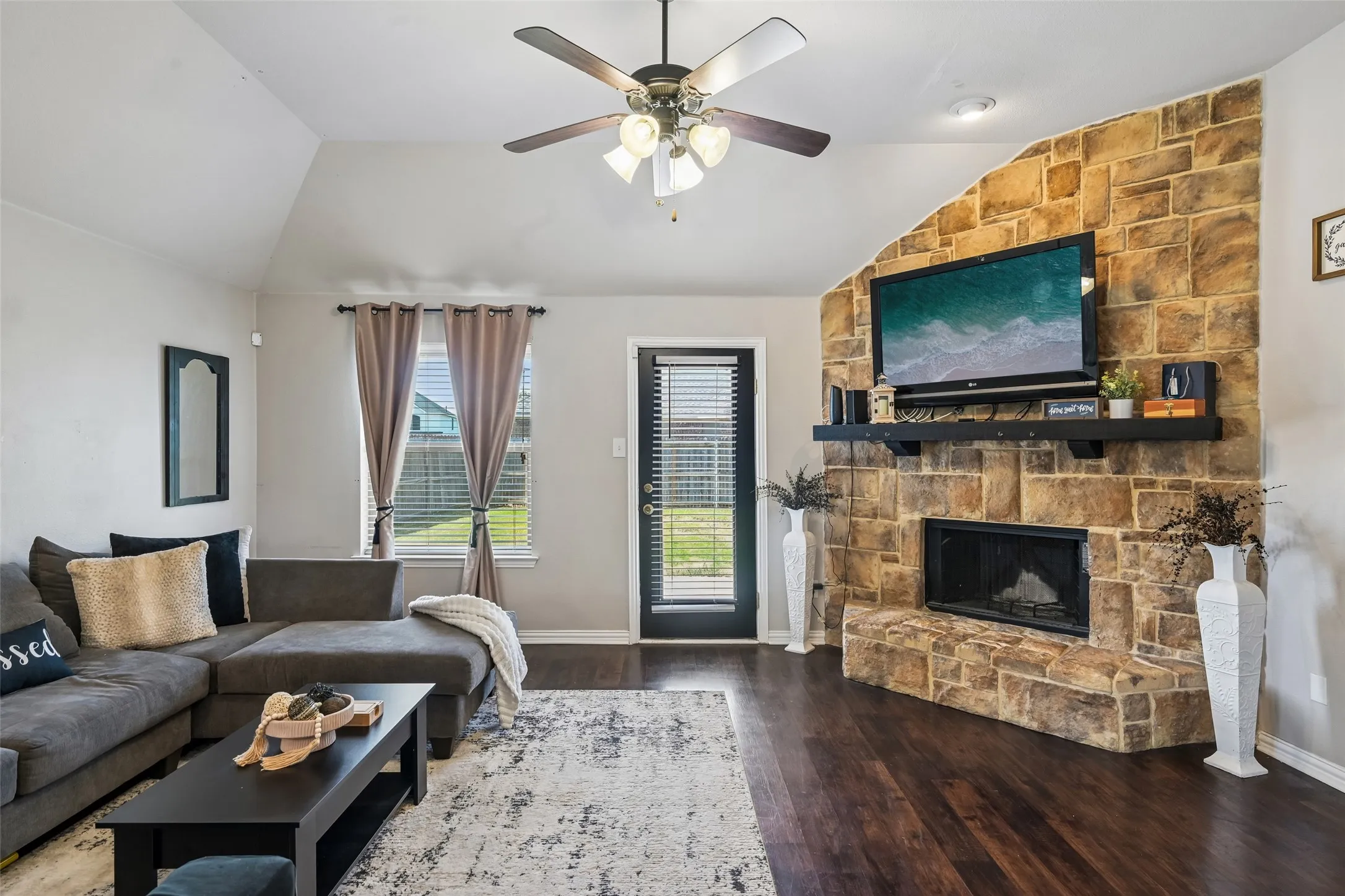Single Family Residence For Sale in Tarrant County , 702 Sendero Drive, Arlington, Texas 76002, 4 Bedroom, 2 Bathroom, 2 Garage spaces, 1,942 Sqft, built in 2011, mls#21357756, Real Estate Agent in Arlington, Homes For Sale in Tarrant county, Homes For Sale in Arlington, Realtor in Arlington Texas, Real Estate Brokerage Independent Realty Texas, Luminita Cordes Realtor