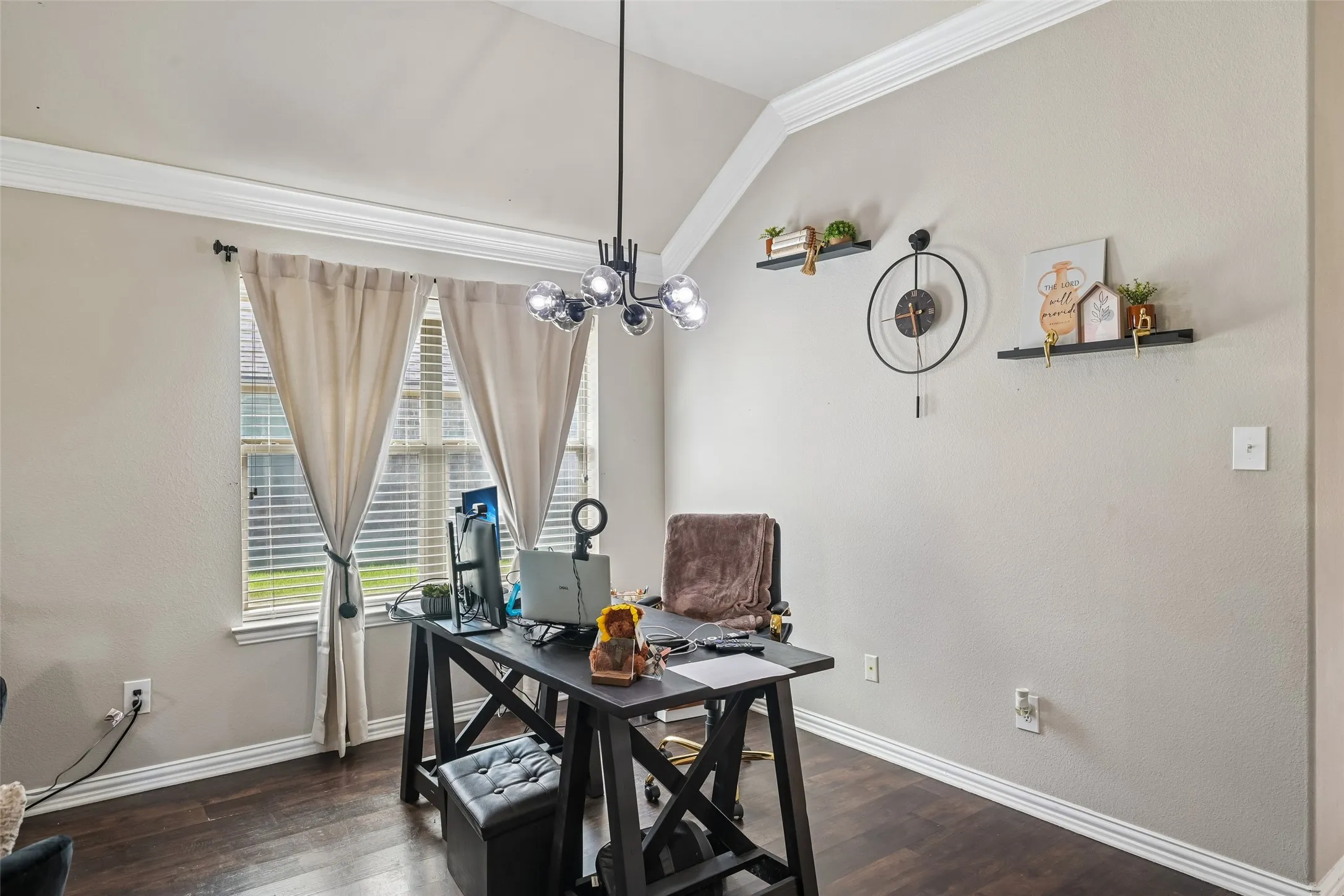 Single Family Residence For Sale in Tarrant County , 702 Sendero Drive, Arlington, Texas 76002, 4 Bedroom, 2 Bathroom, 2 Garage spaces, 1,942 Sqft, built in 2011, mls#21357756, Real Estate Agent in Arlington, Homes For Sale in Tarrant county, Homes For Sale in Arlington, Realtor in Arlington Texas, Real Estate Brokerage Independent Realty Texas, Luminita Cordes Realtor