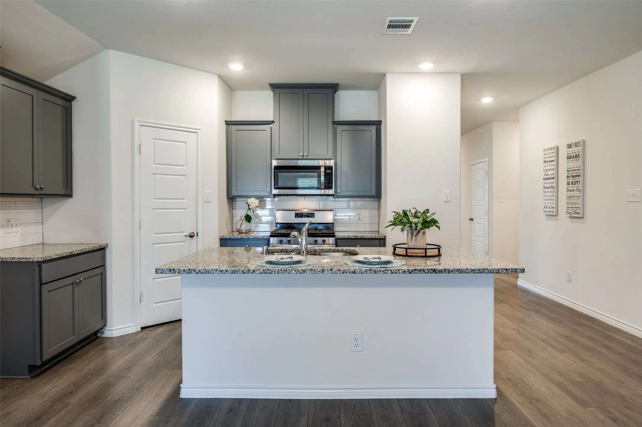 Single Family Residence For Rent in Denton County , 6409 Windsor Lane, Celina, Texas 76227, 4 Bedroom, 2 Bathroom, 2 Garage spaces, 1,855 Sqft, built in 2021, mls#21359745, Real Estate Agent in Celina, Homes For Rent in Denton county, Homes For Rent in Celina, Realtor in Celina Texas, Real Estate Brokerage Independent Realty Texas, Luminita Cordes Realtor