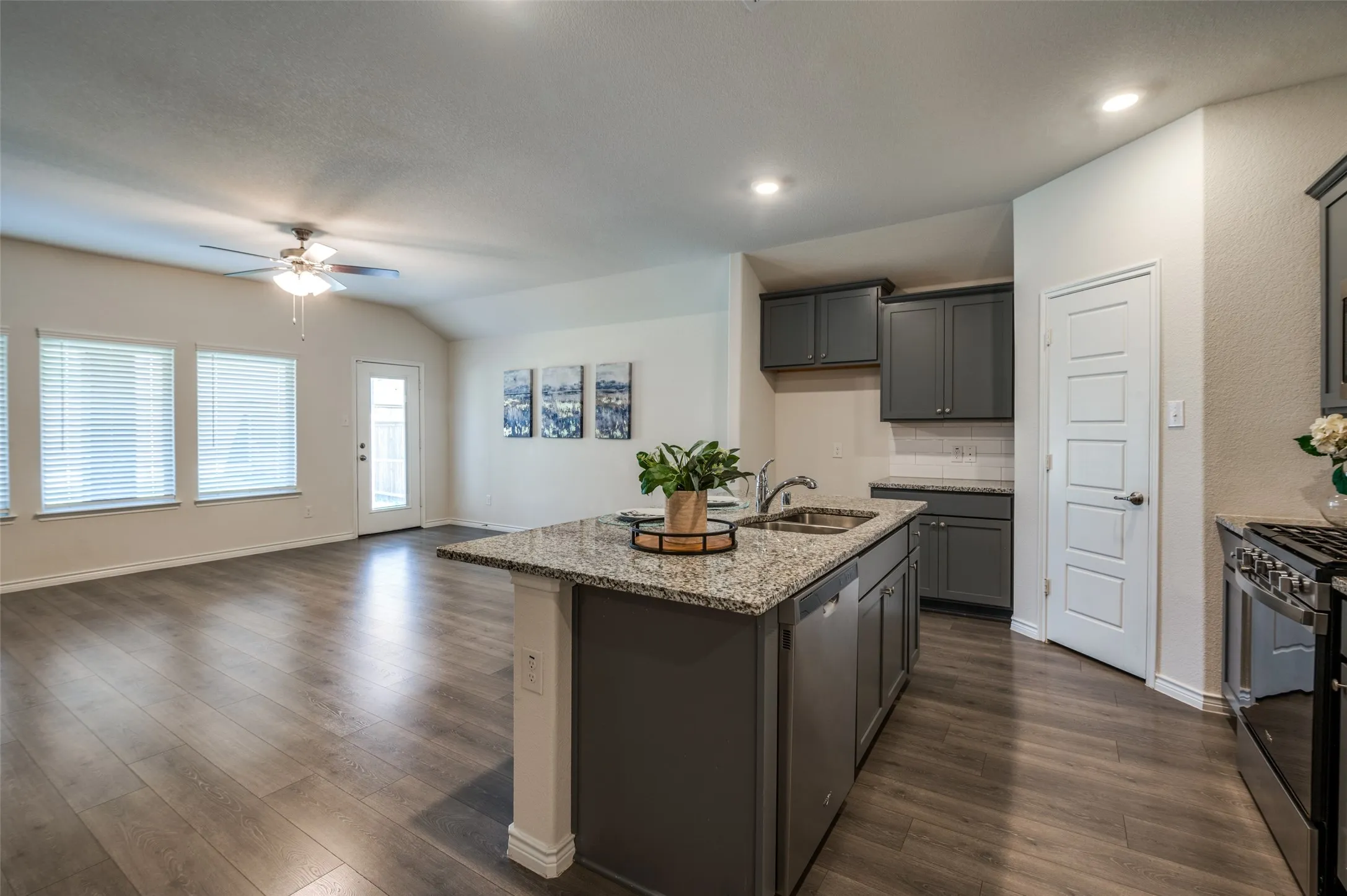 Single Family Residence For Rent in Denton County , 6409 Windsor Lane, Celina, Texas 76227, 4 Bedroom, 2 Bathroom, 2 Garage spaces, 1,855 Sqft, built in 2021, mls#21359745, Real Estate Agent in Celina, Homes For Rent in Denton county, Homes For Rent in Celina, Realtor in Celina Texas, Real Estate Brokerage Independent Realty Texas, Luminita Cordes Realtor
