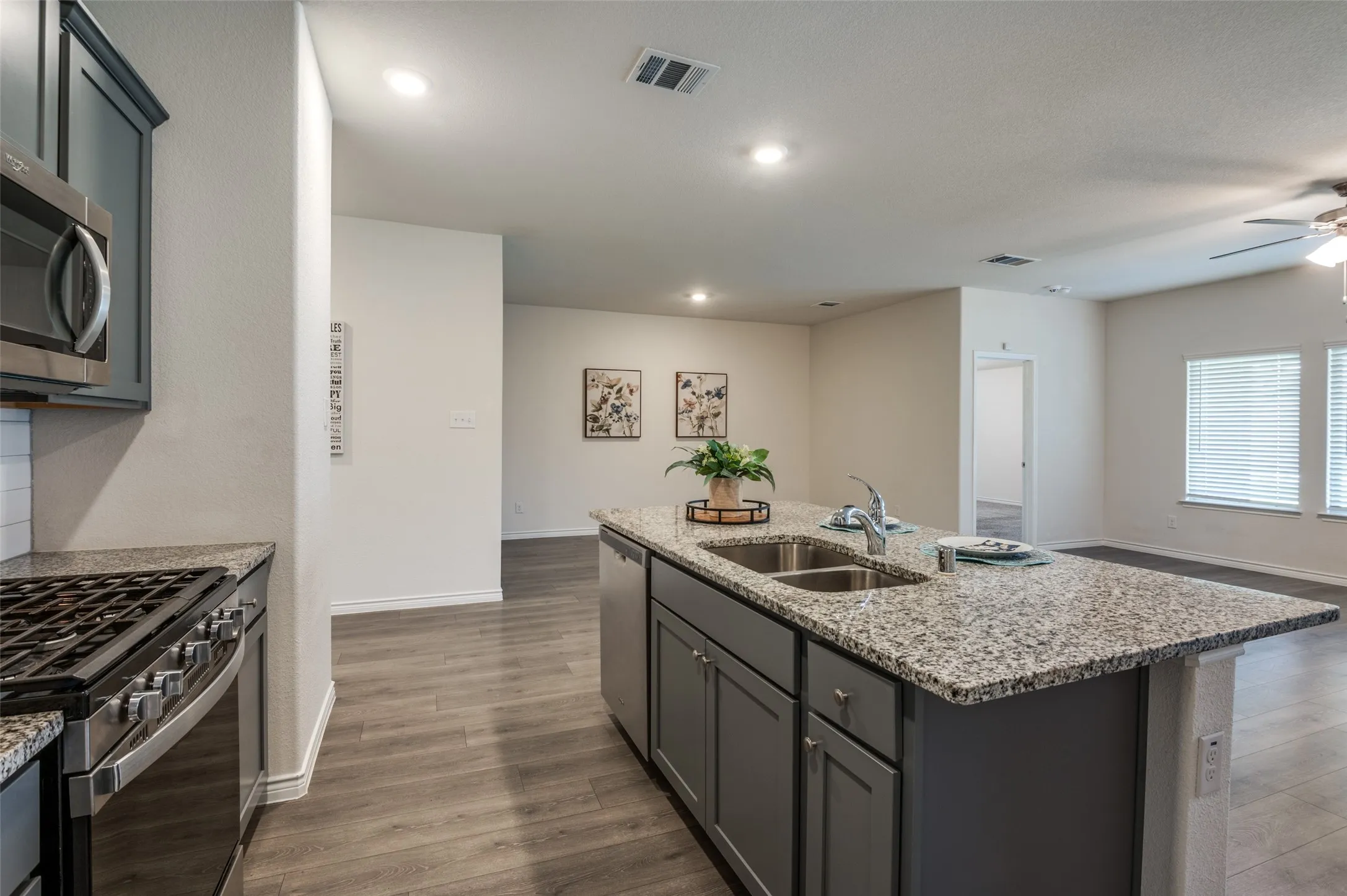 Single Family Residence For Rent in Denton County , 6409 Windsor Lane, Celina, Texas 76227, 4 Bedroom, 2 Bathroom, 2 Garage spaces, 1,855 Sqft, built in 2021, mls#21359745, Real Estate Agent in Celina, Homes For Rent in Denton county, Homes For Rent in Celina, Realtor in Celina Texas, Real Estate Brokerage Independent Realty Texas, Luminita Cordes Realtor